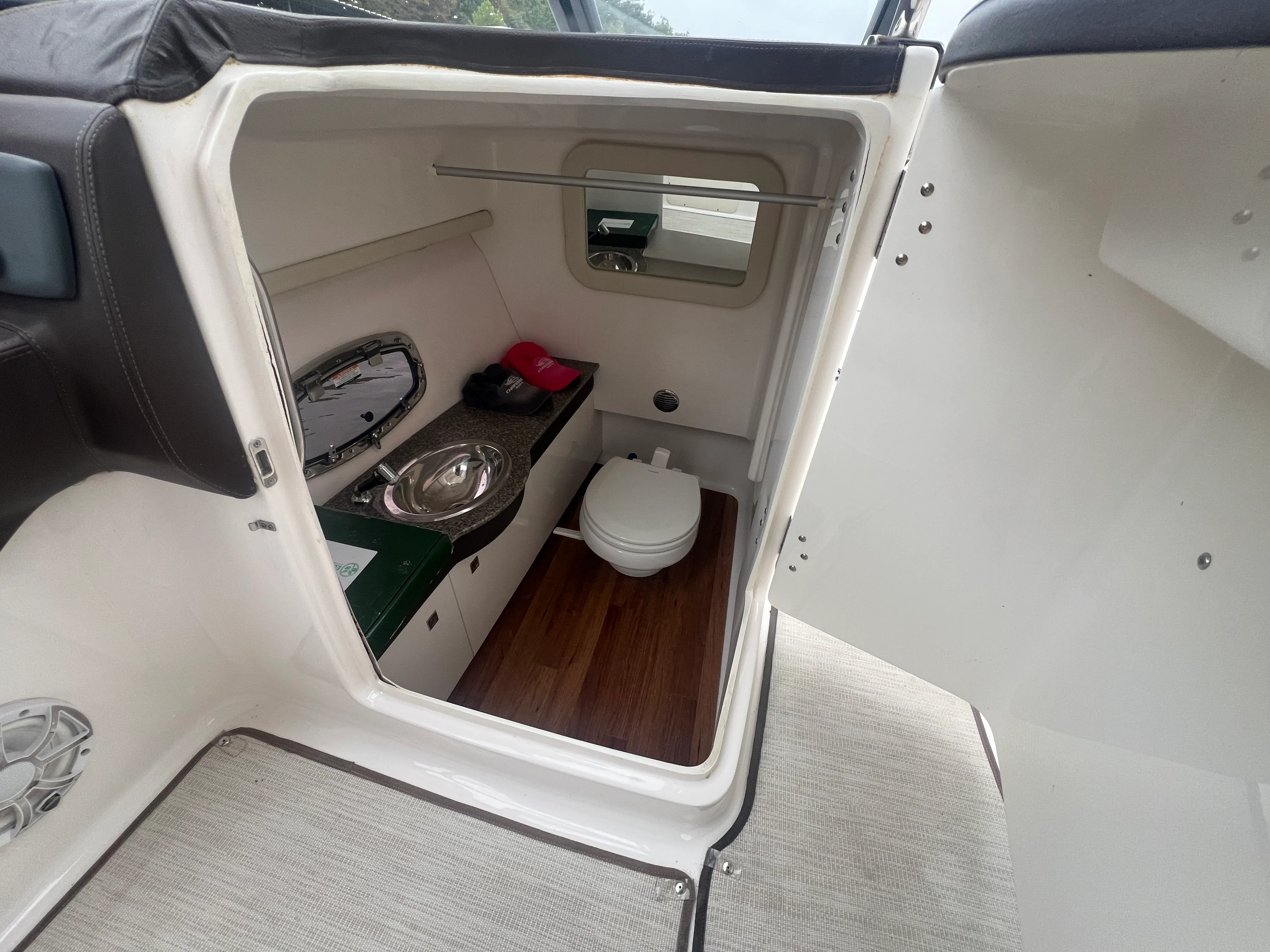 2019 Chaparral 317 SSX Image Thumbnail #11