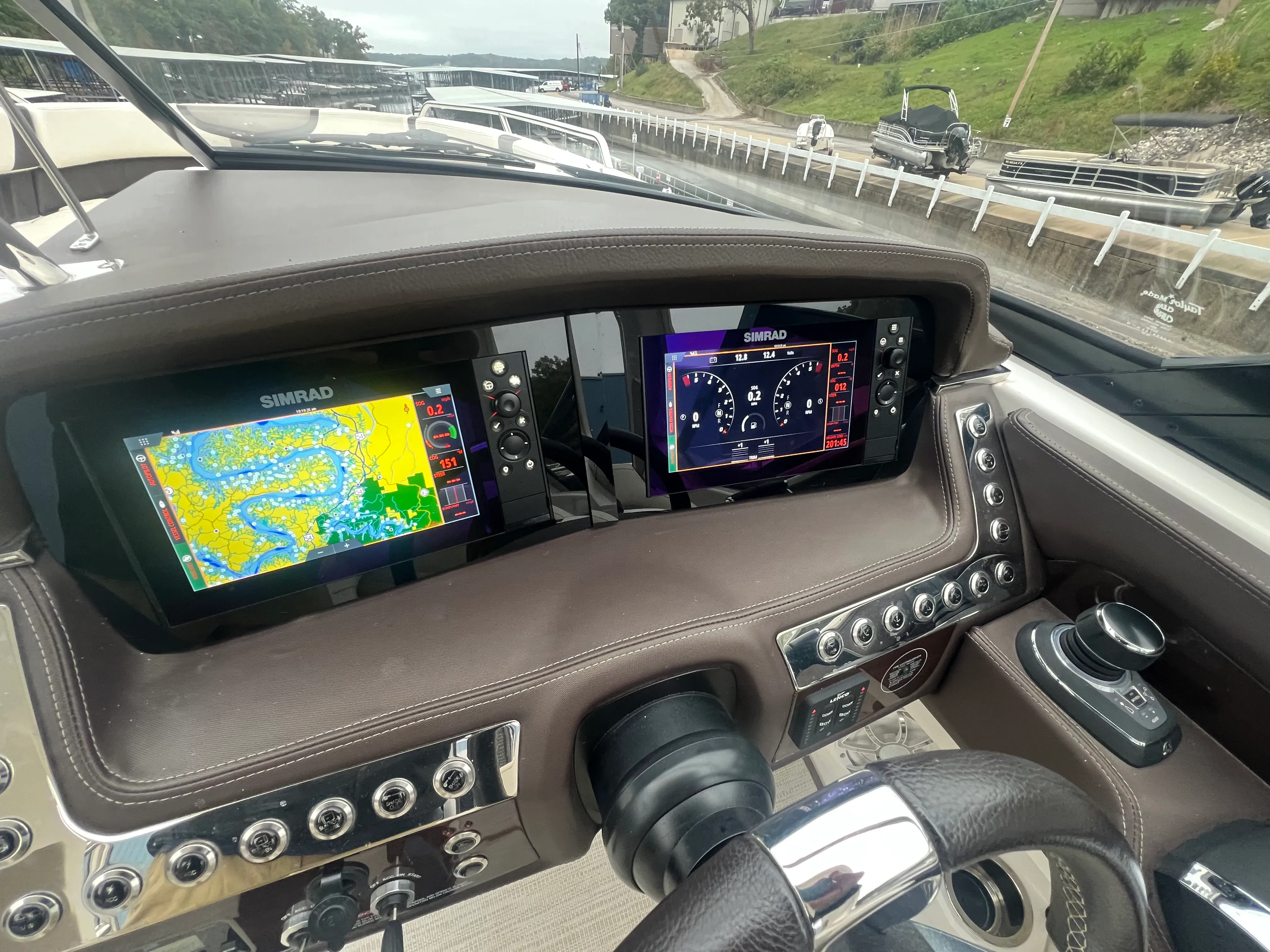 2019 Chaparral 317 SSX Image Thumbnail #9