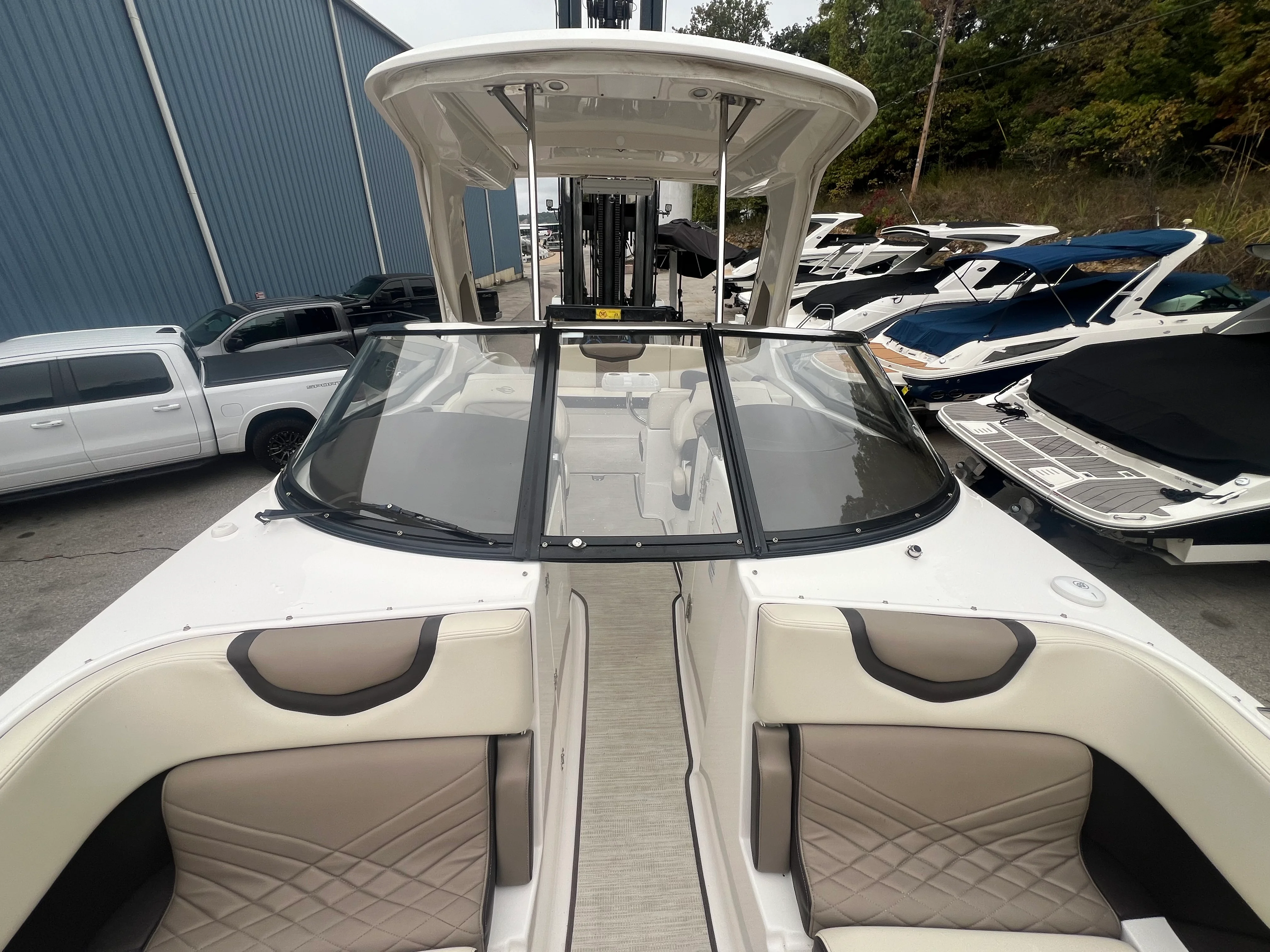 2019 Chaparral 317 SSX Image Thumbnail #18