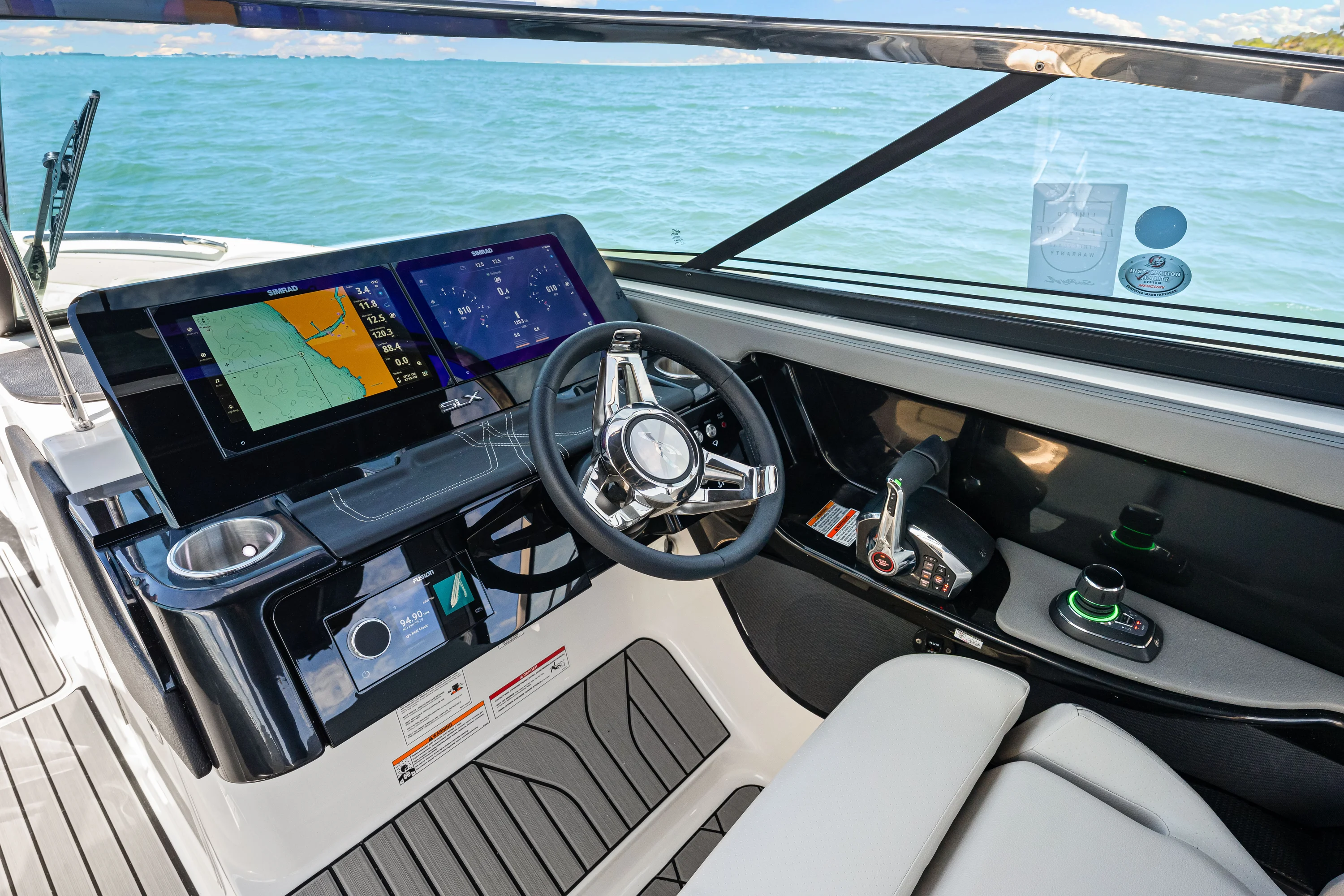 2026 Sea Ray SLX 280 Outboard Image Thumbnail #16