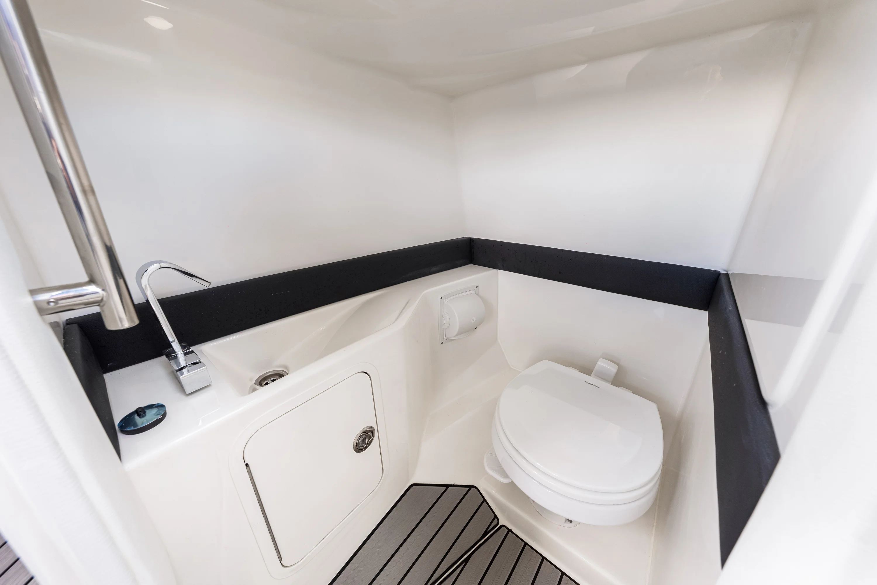 2026 Sea Ray SLX 280 Outboard Image Thumbnail #59