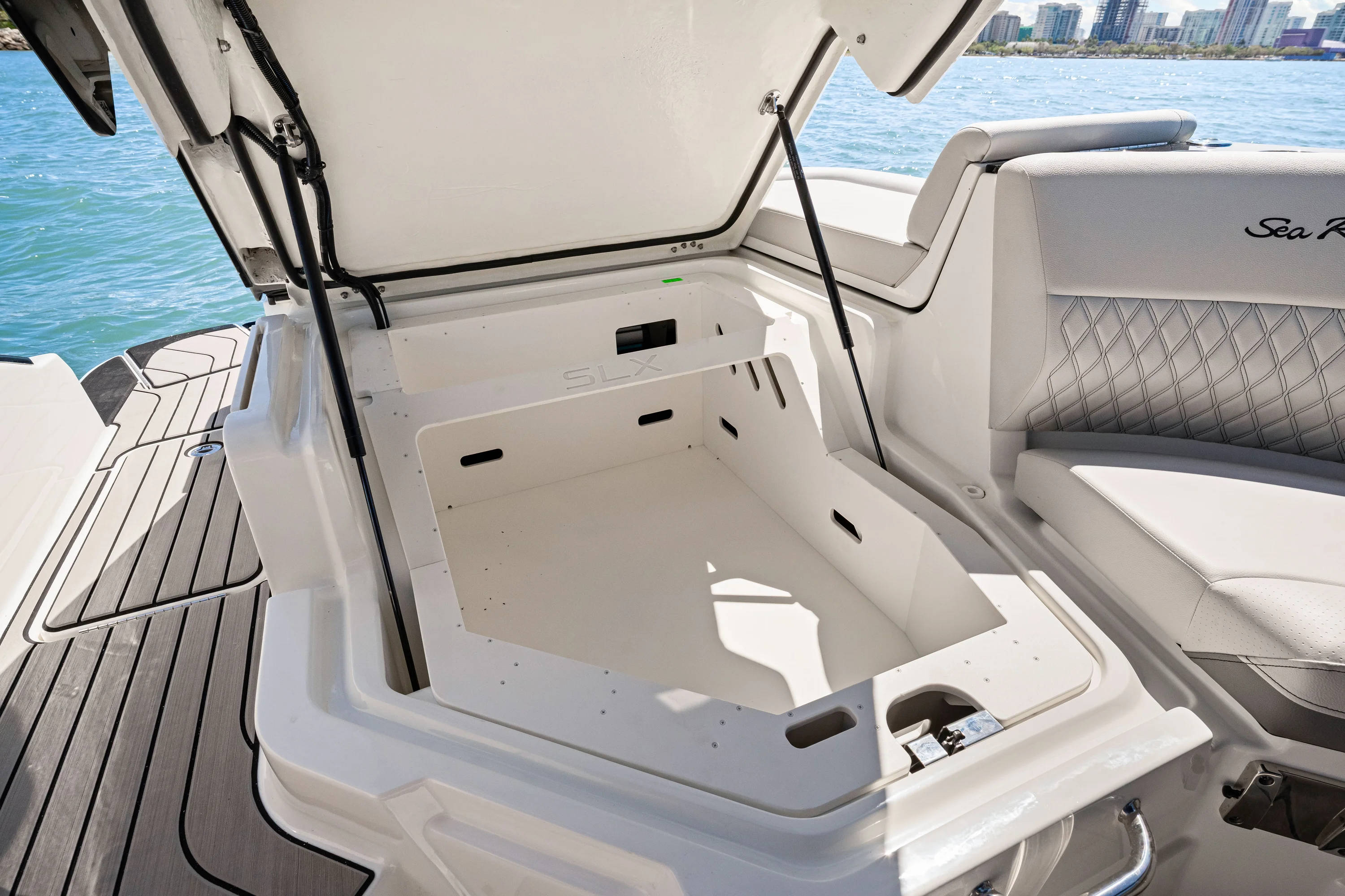 2026 Sea Ray SLX 280 Outboard Image Thumbnail #60