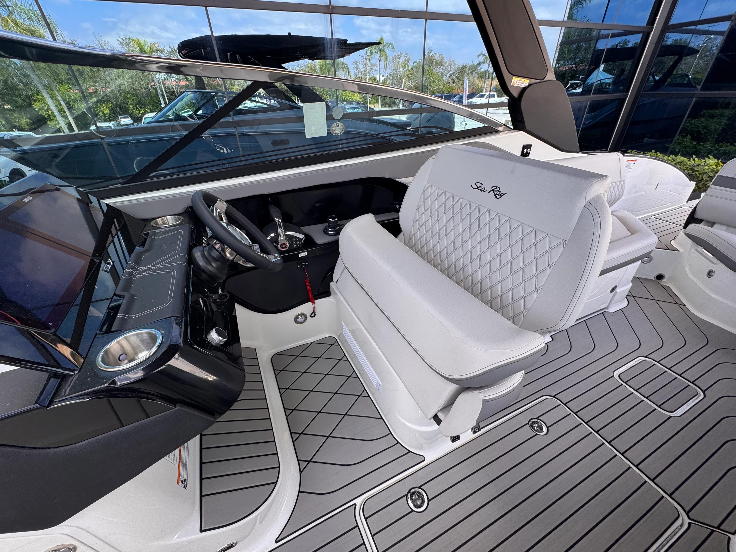 2026 Sea Ray SLX 280 Outboard Image Thumbnail #13