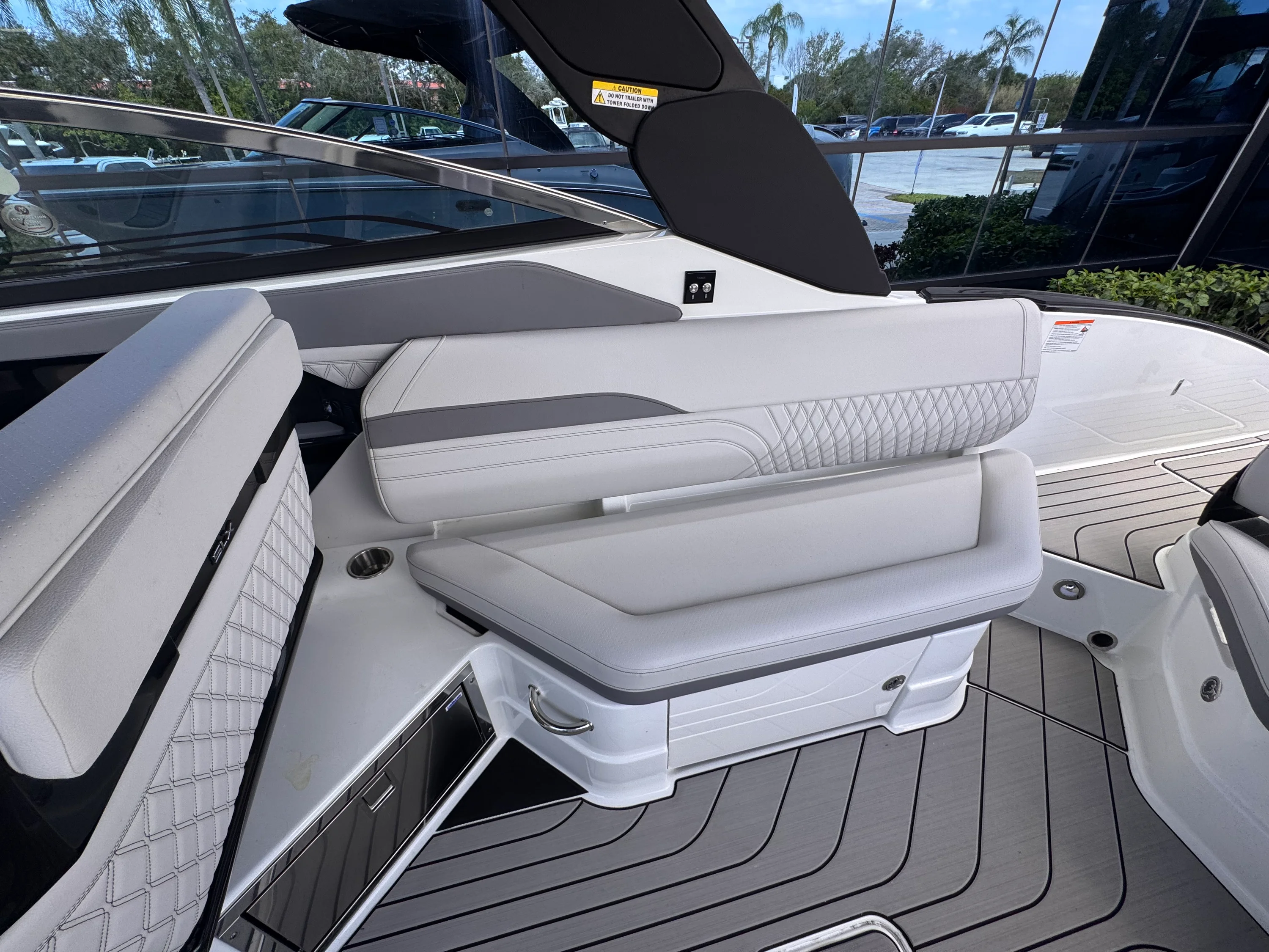 2026 Sea Ray SLX 280 Outboard Image Thumbnail #9