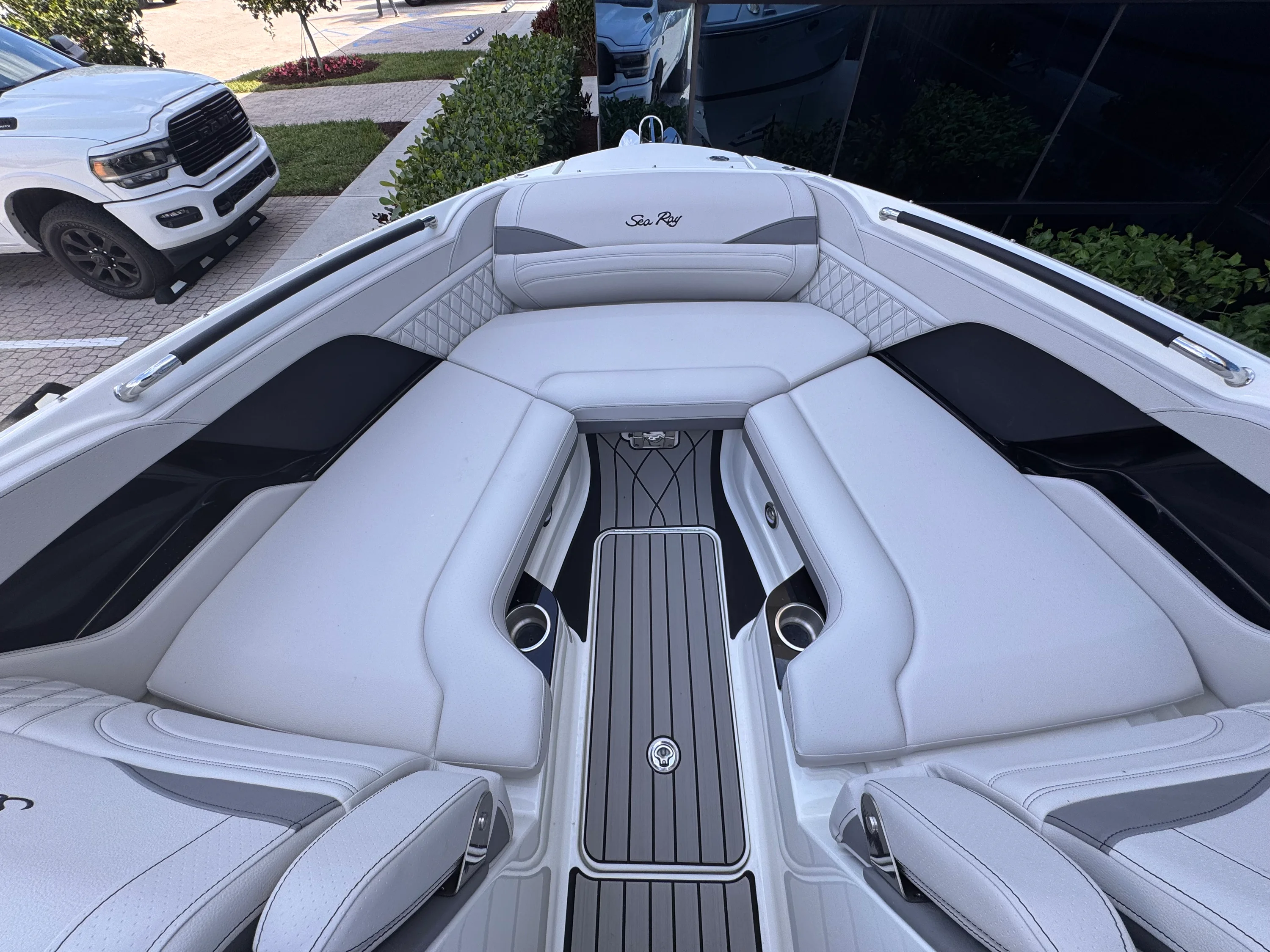 2026 Sea Ray SLX 280 Outboard Image Thumbnail #21