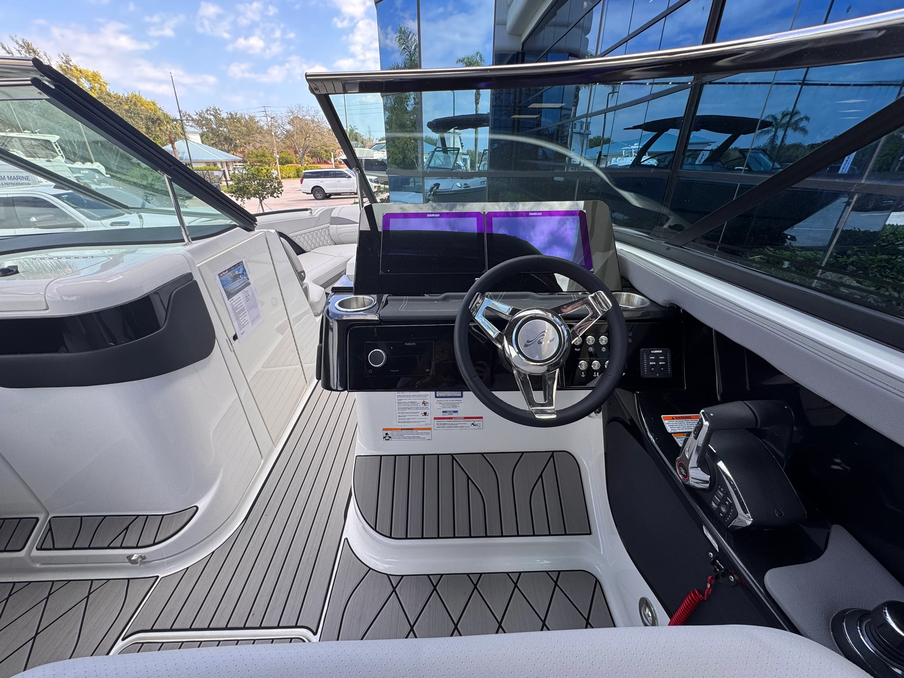 2026 Sea Ray SLX 280 Outboard Image Thumbnail #15