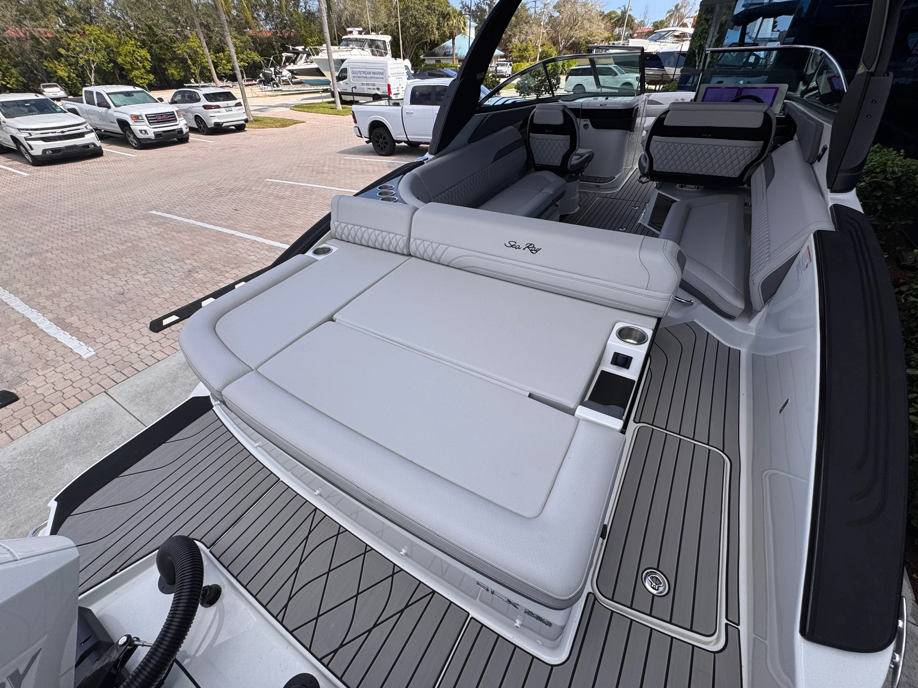 2026 Sea Ray SLX 280 Outboard Image Thumbnail #5