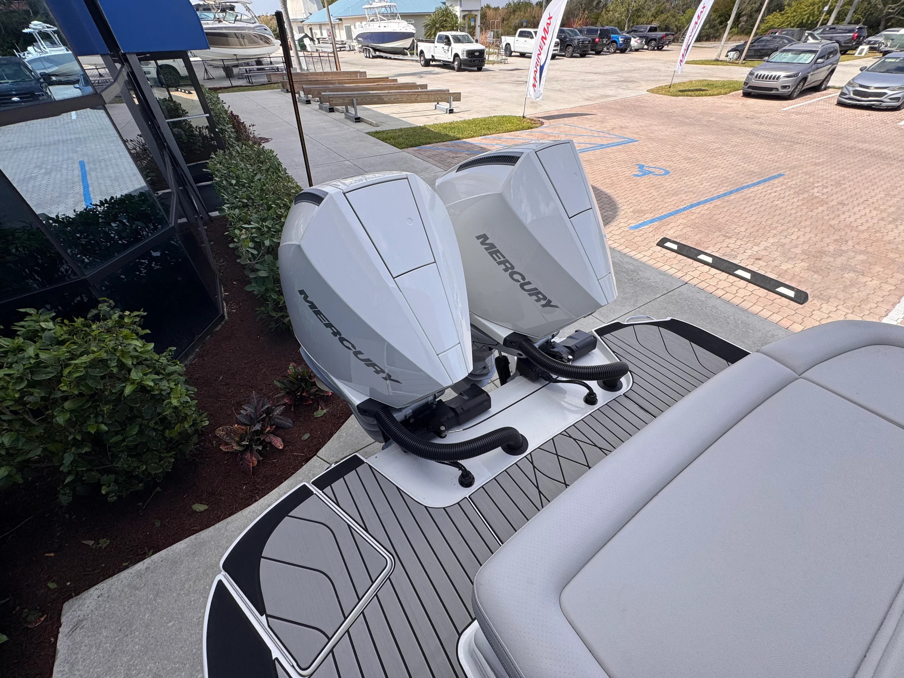2026 Sea Ray SLX 280 Outboard Image Thumbnail #3