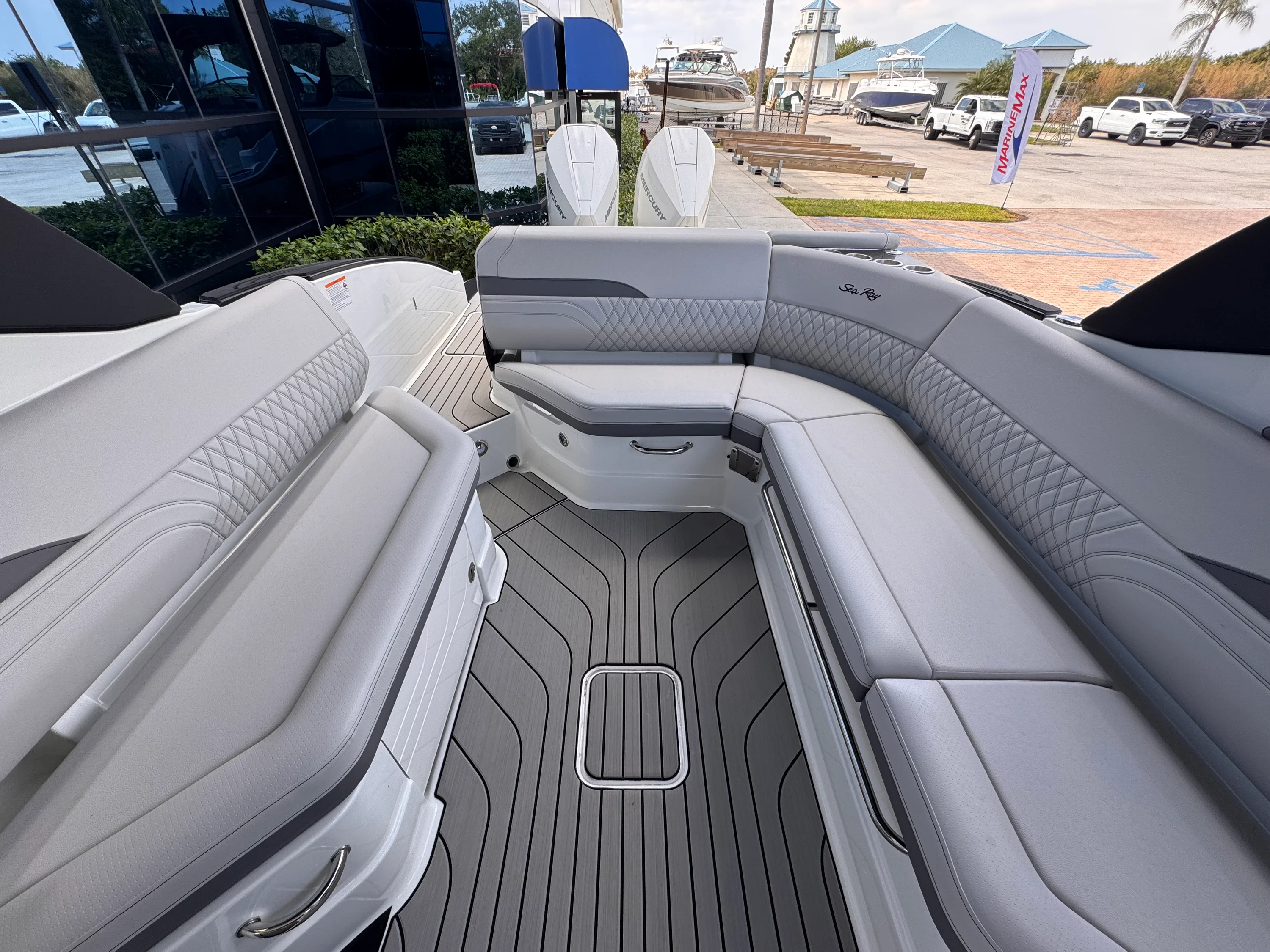 2026 Sea Ray SLX 280 Outboard Image Thumbnail #7