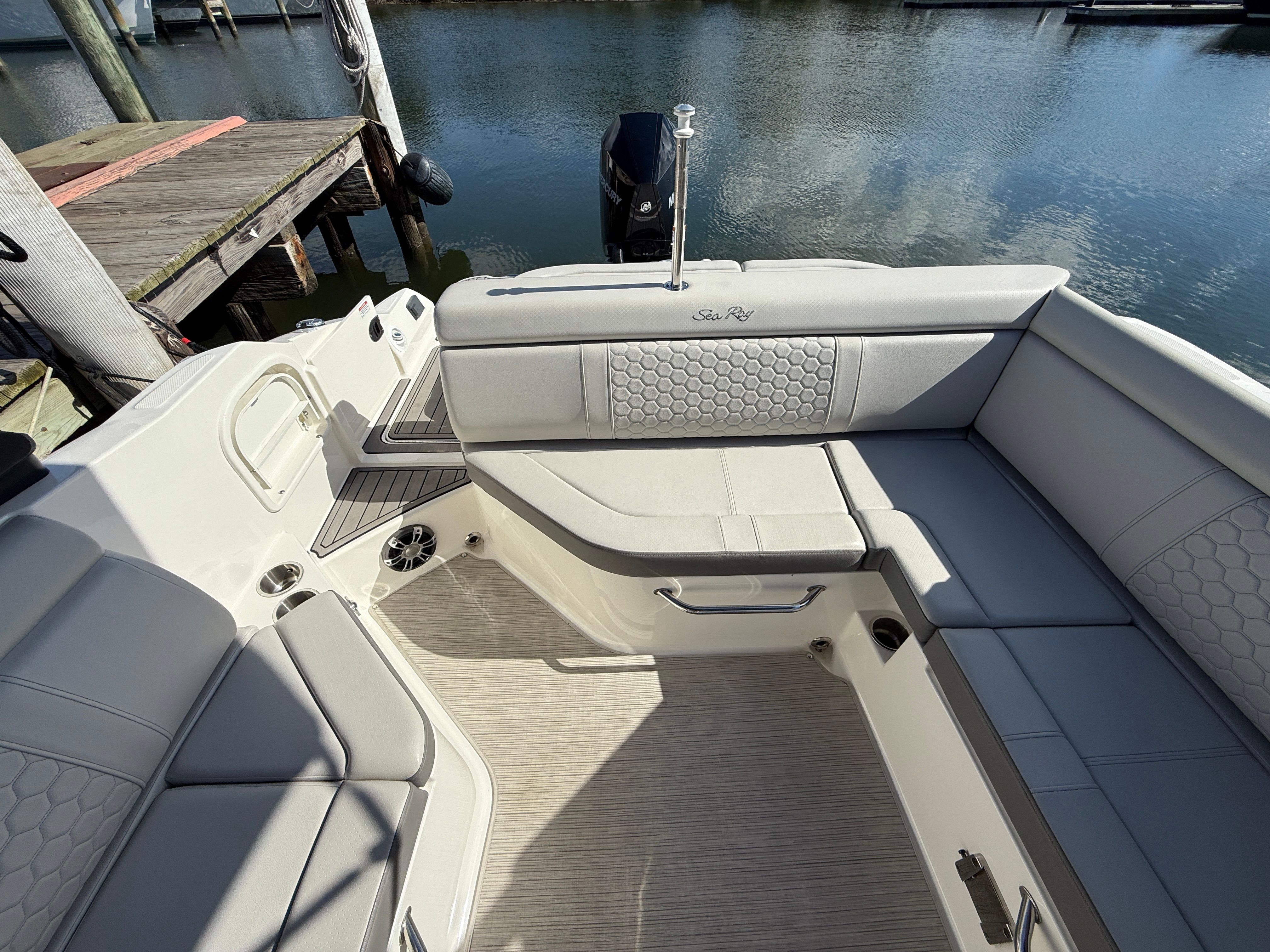 2022 Sea Ray SDX 270 Outboard Image Thumbnail #23