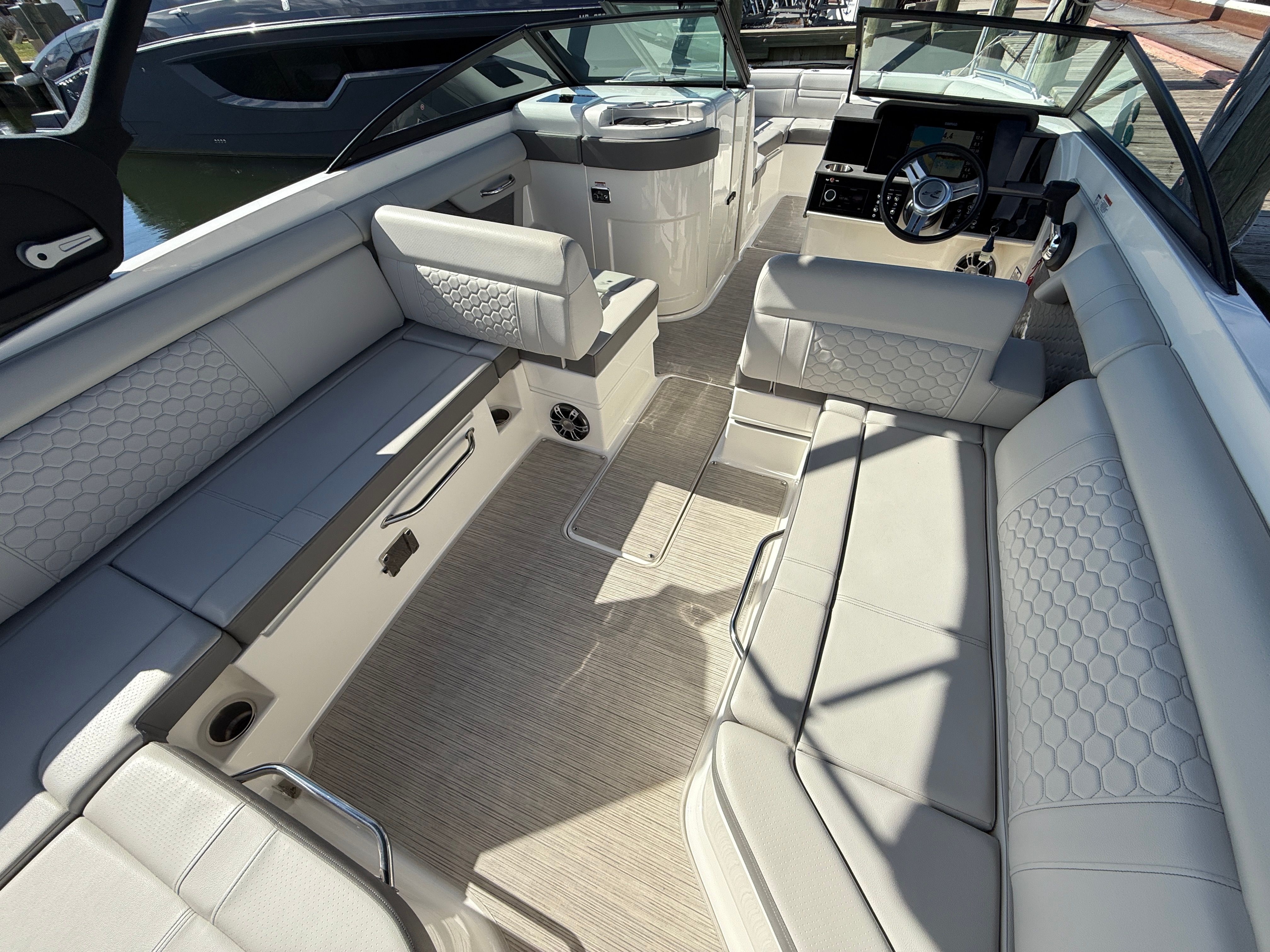 2022 Sea Ray SDX 270 Outboard Image Thumbnail #17