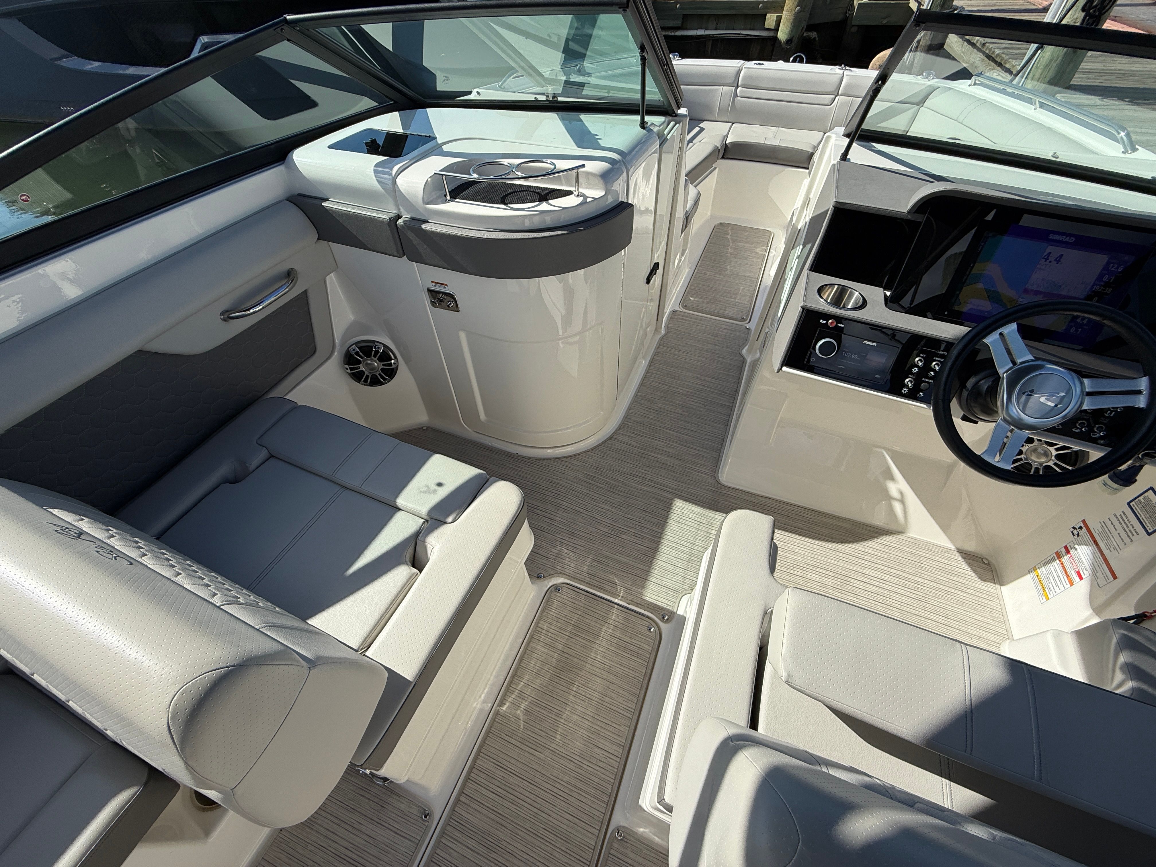 2022 Sea Ray SDX 270 Outboard Image Thumbnail #19