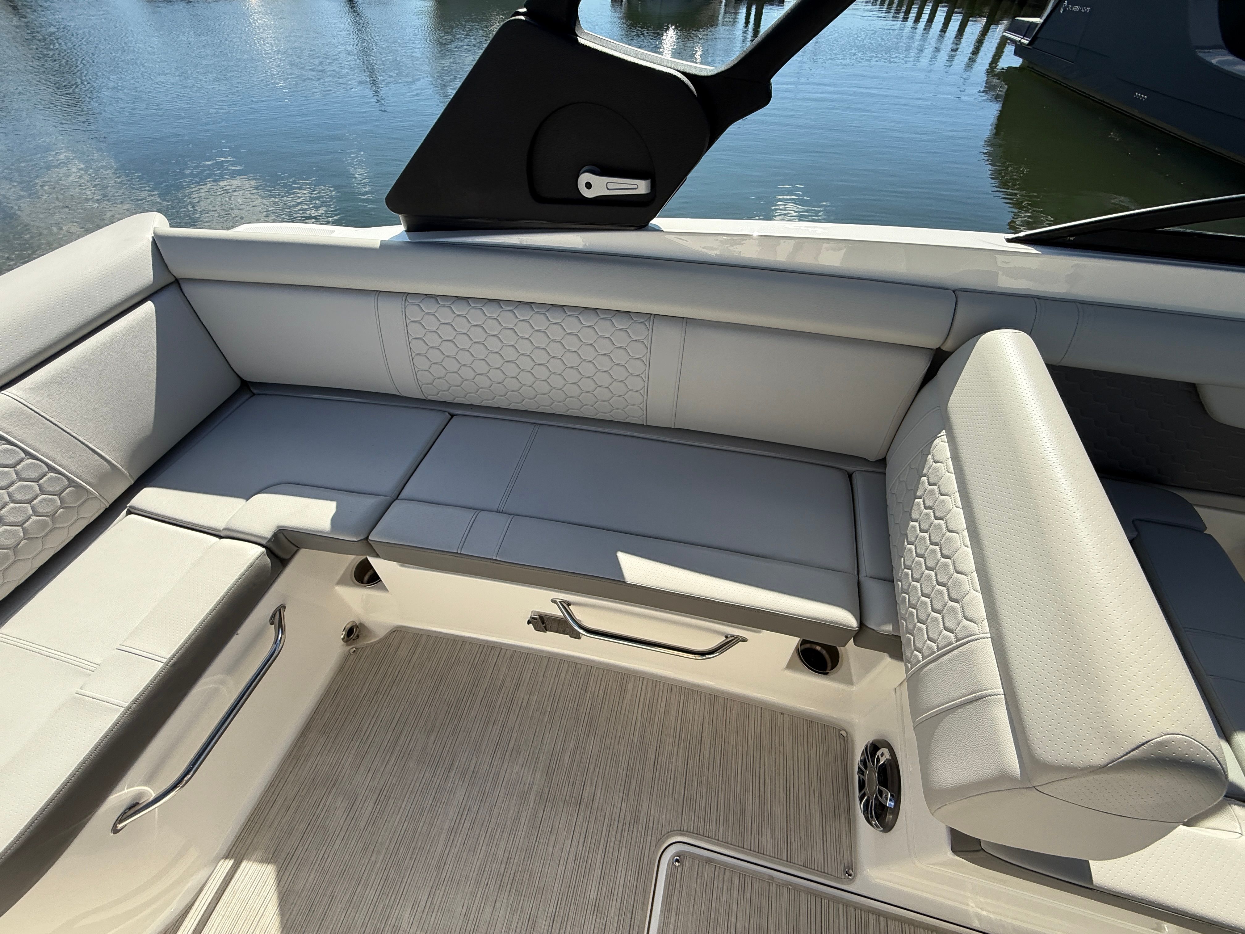 2022 Sea Ray SDX 270 Outboard Image Thumbnail #21