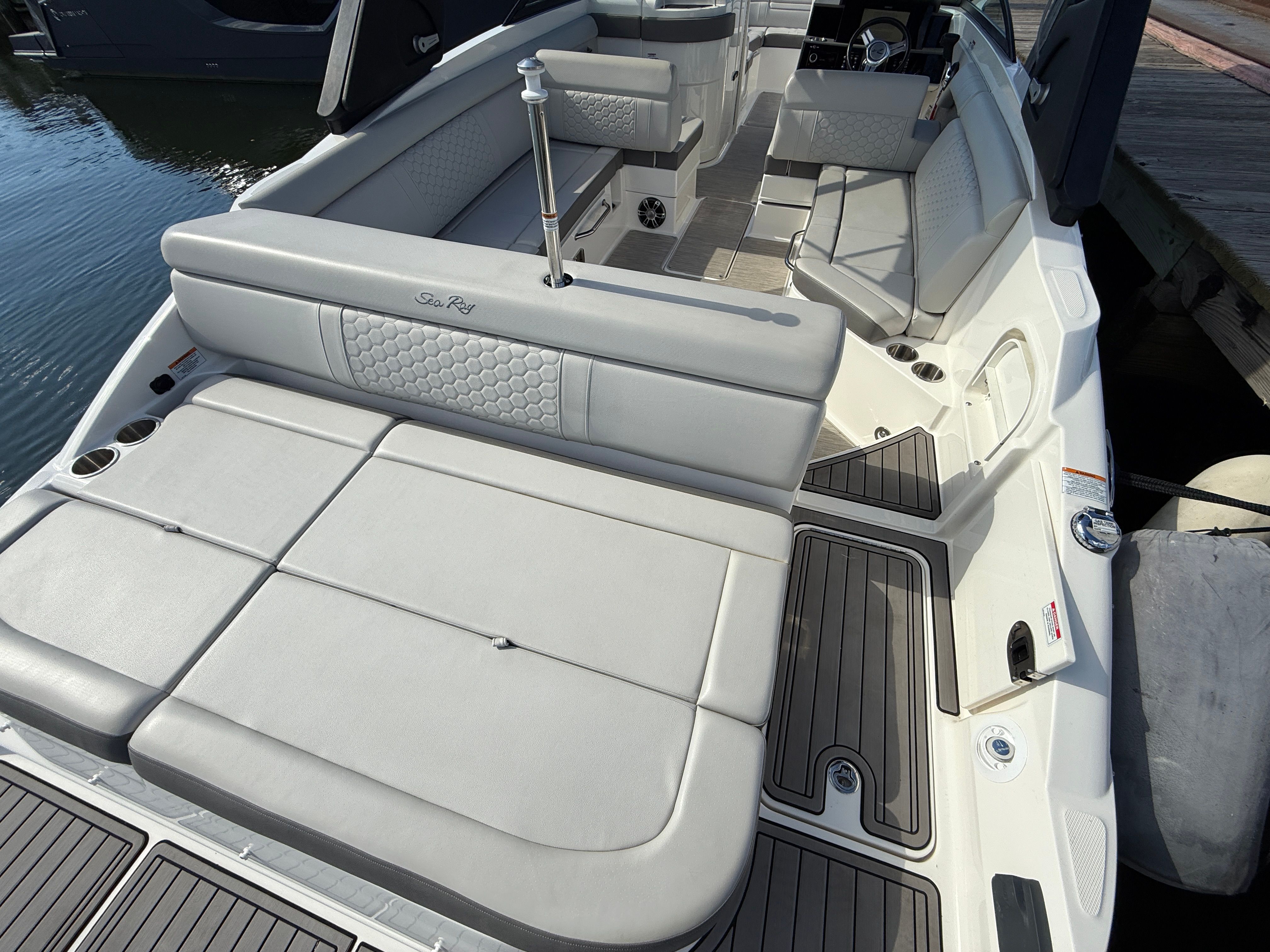 2022 Sea Ray SDX 270 Outboard Image Thumbnail #14