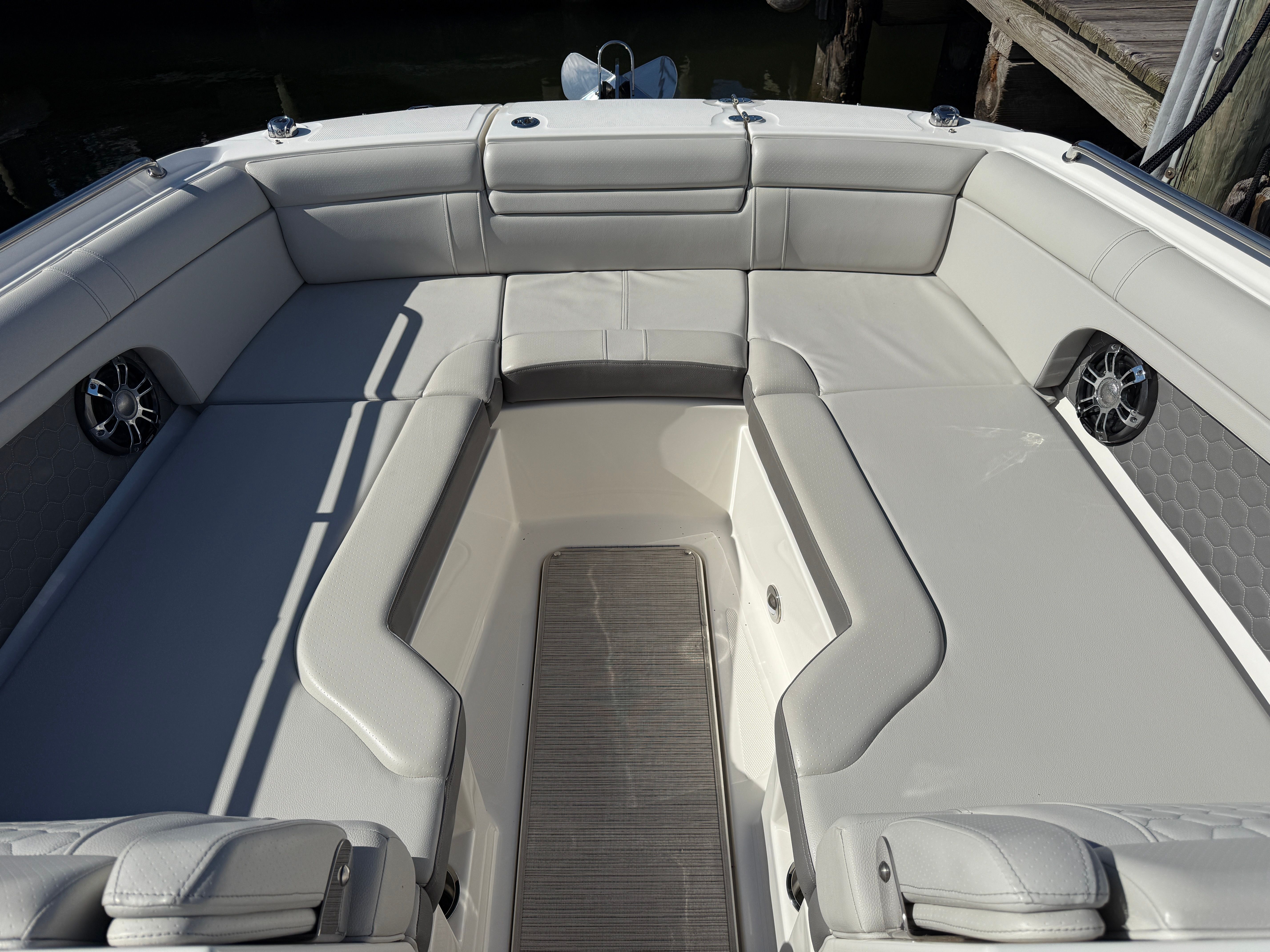 2022 Sea Ray SDX 270 Outboard Image Thumbnail #29