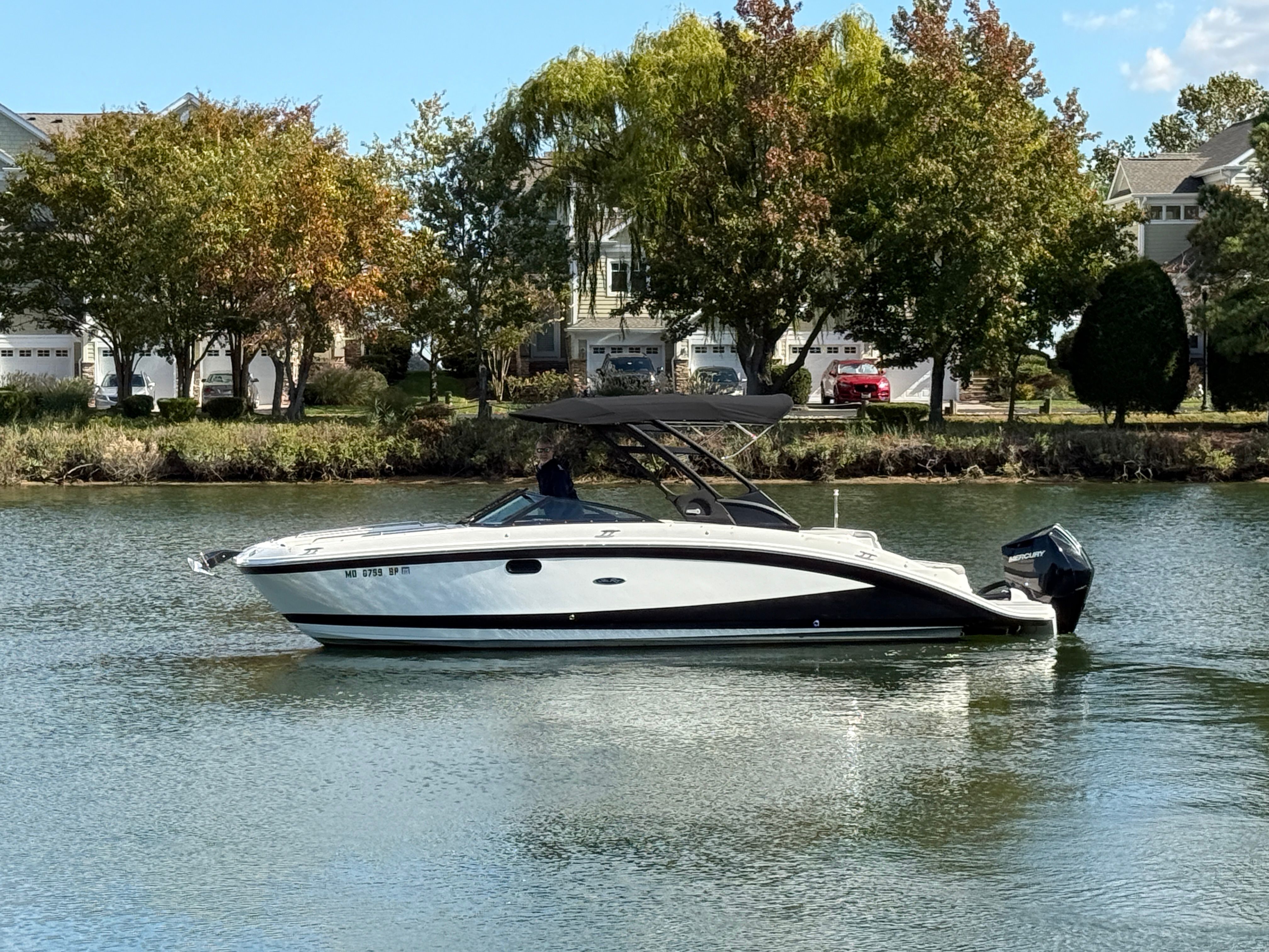 2022 Sea Ray SDX 270 Outboard Image Thumbnail #11