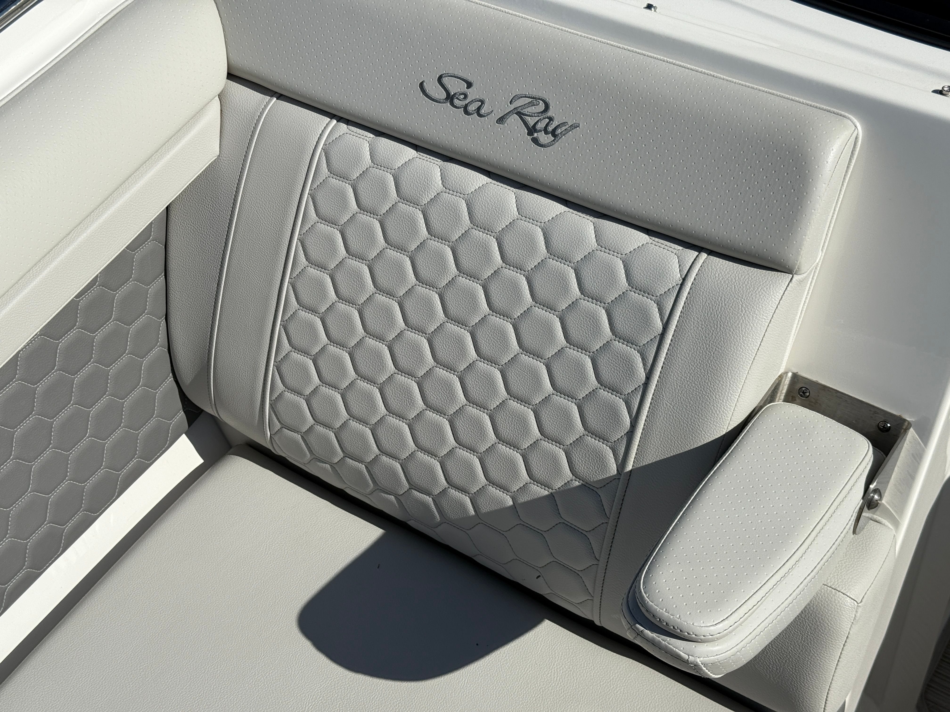 2022 Sea Ray SDX 270 Outboard Image Thumbnail #34