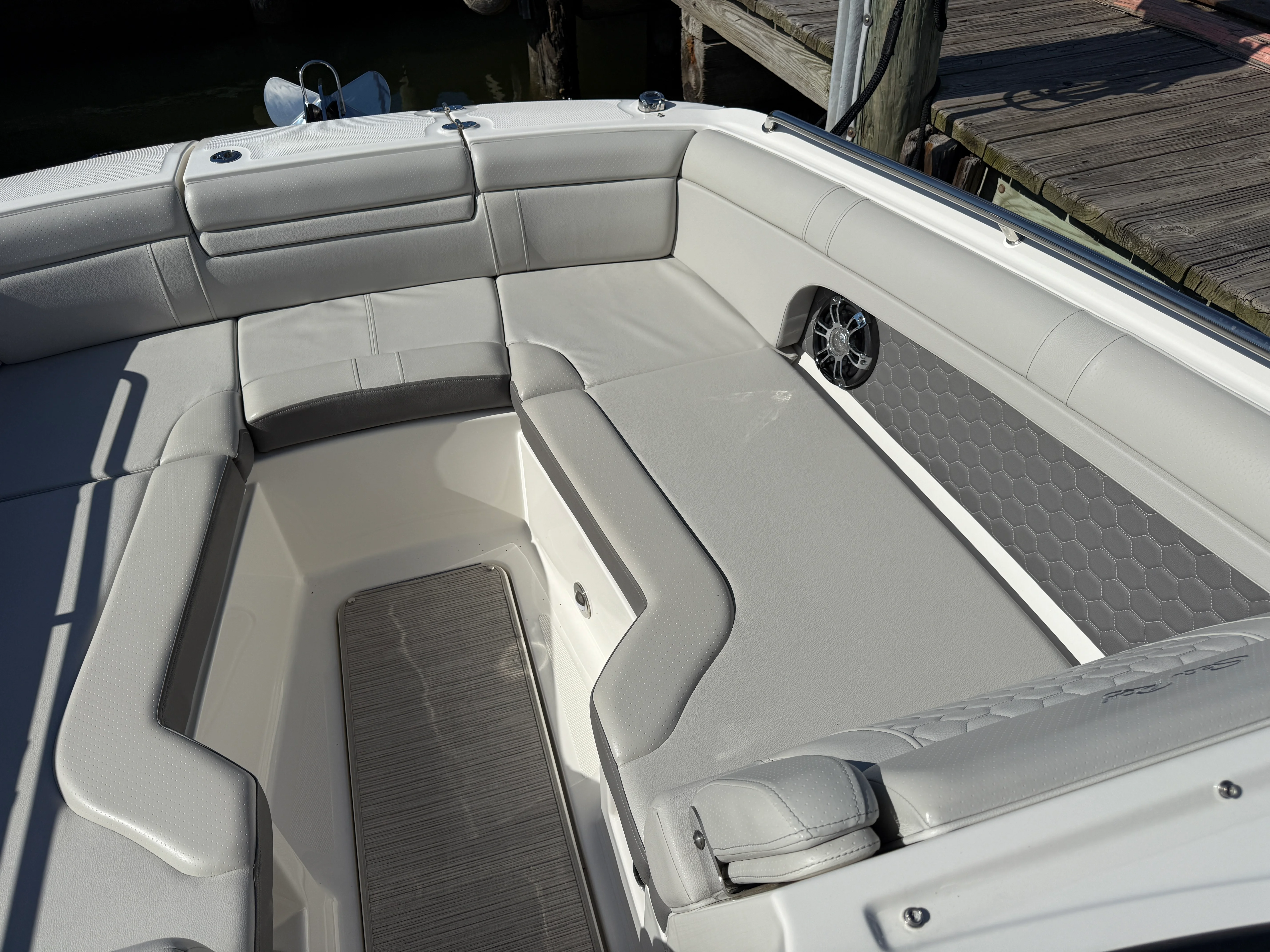 2022 Sea Ray SDX 270 Outboard Image Thumbnail #30