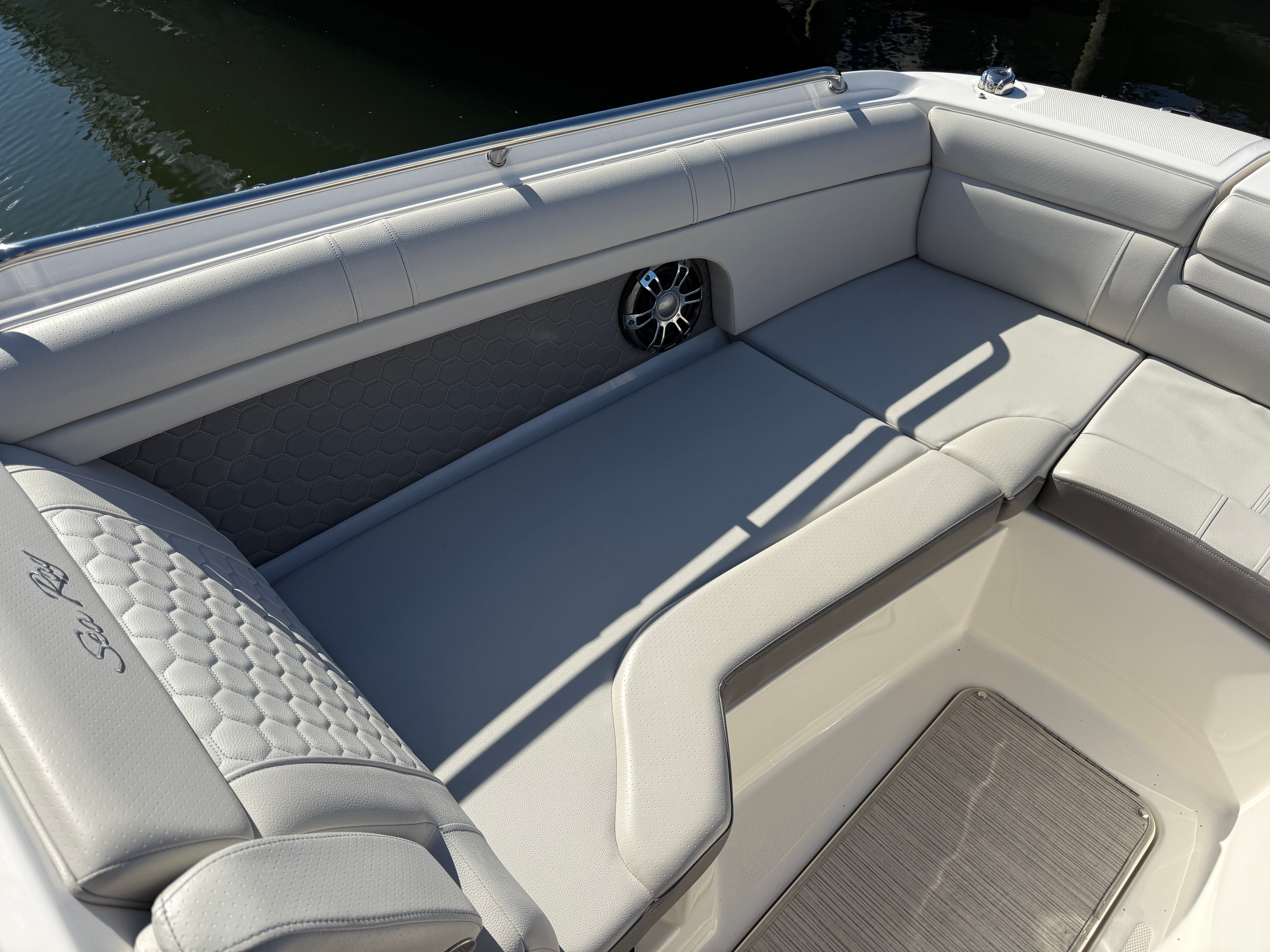 2022 Sea Ray SDX 270 Outboard Image Thumbnail #31