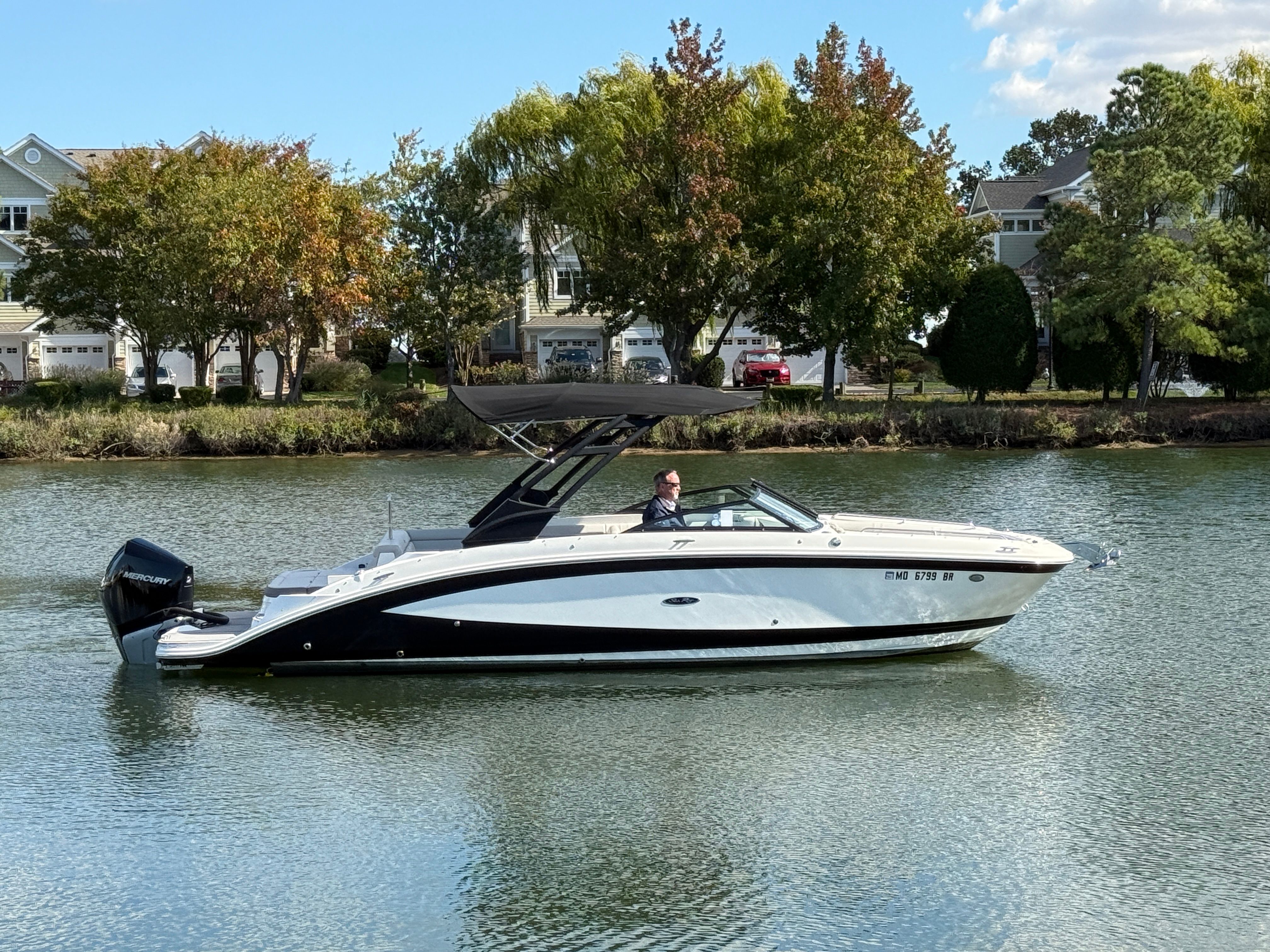 2022 Sea Ray SDX 270 Outboard Image Thumbnail #2