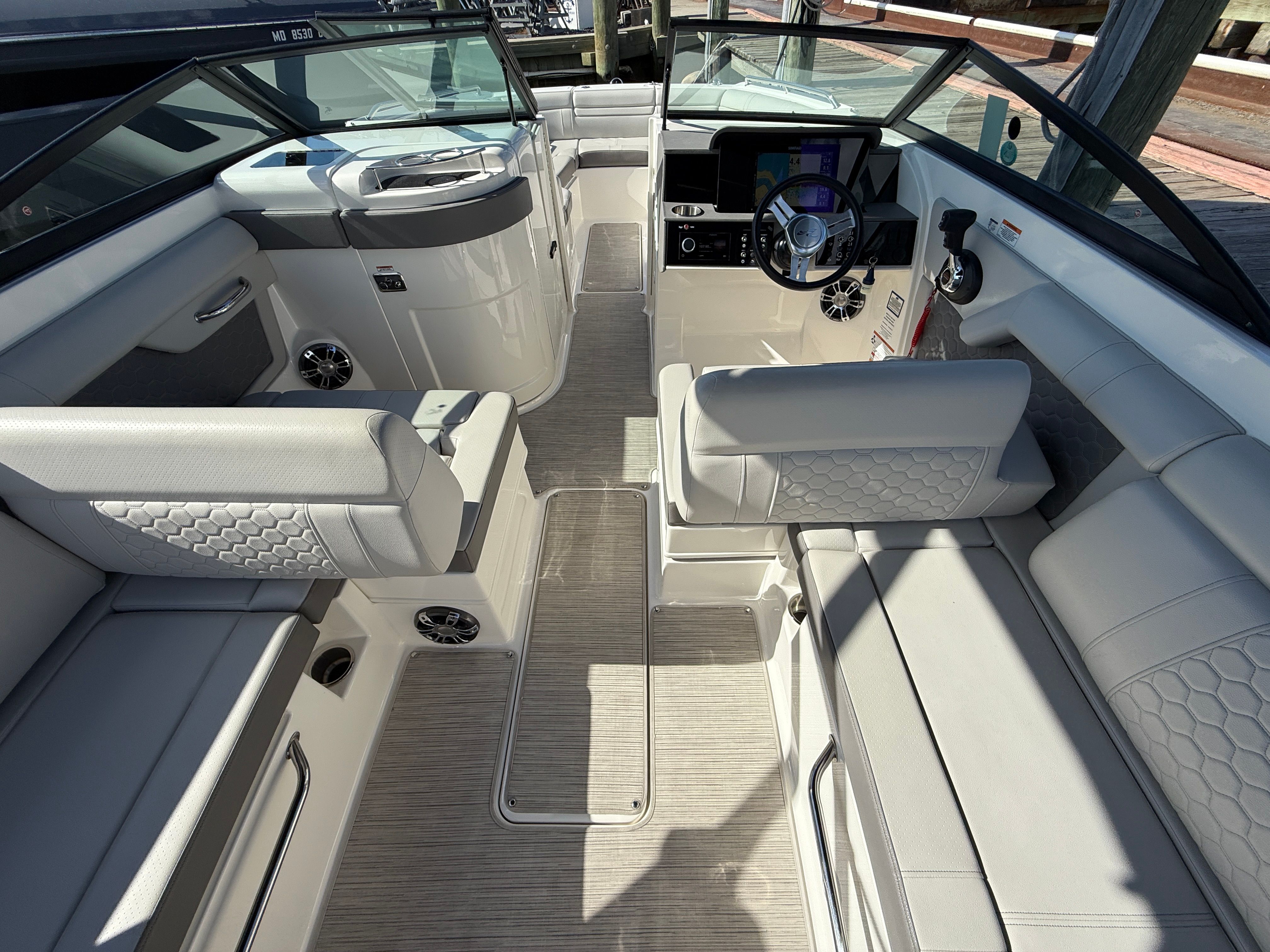 2022 Sea Ray SDX 270 Outboard Image Thumbnail #18