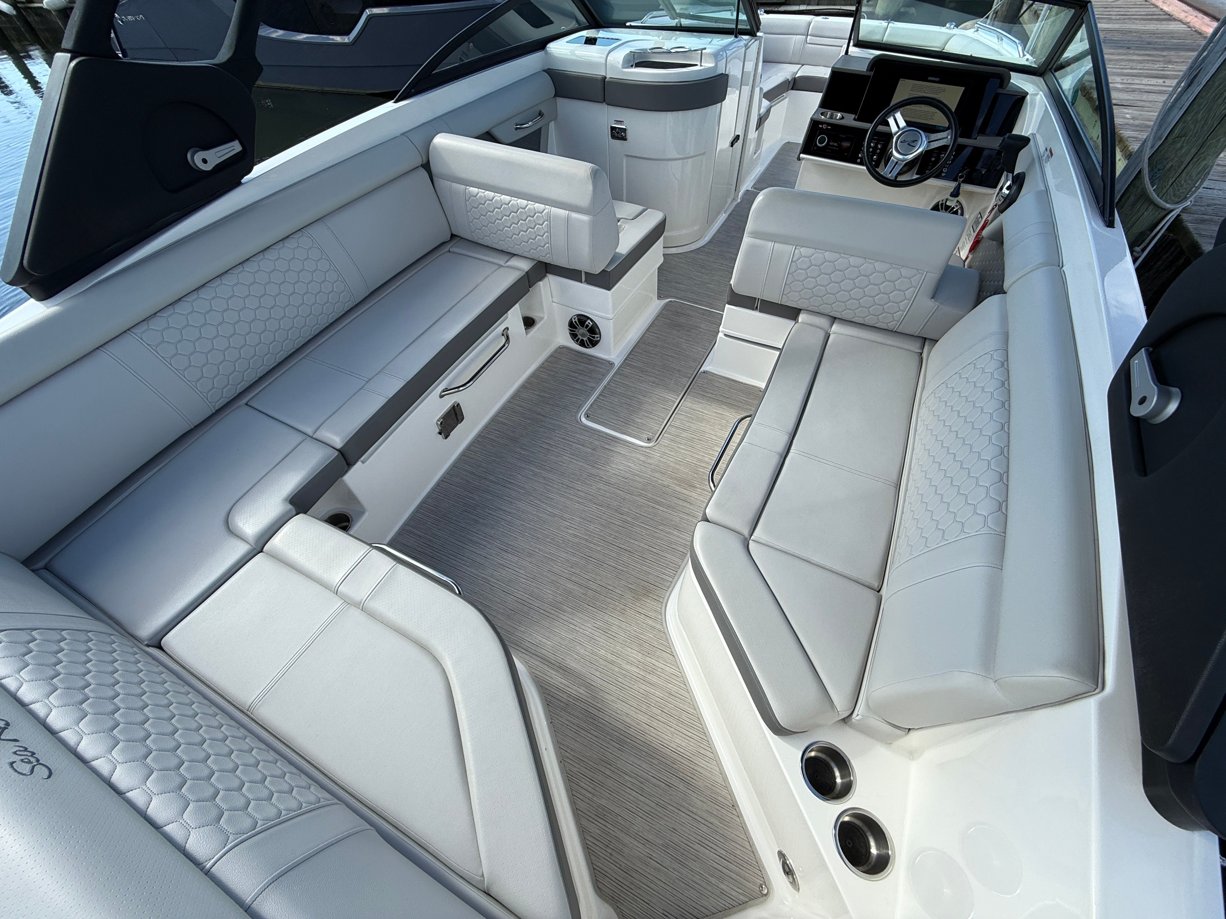 2022 Sea Ray SDX 270 Outboard Image Thumbnail #16