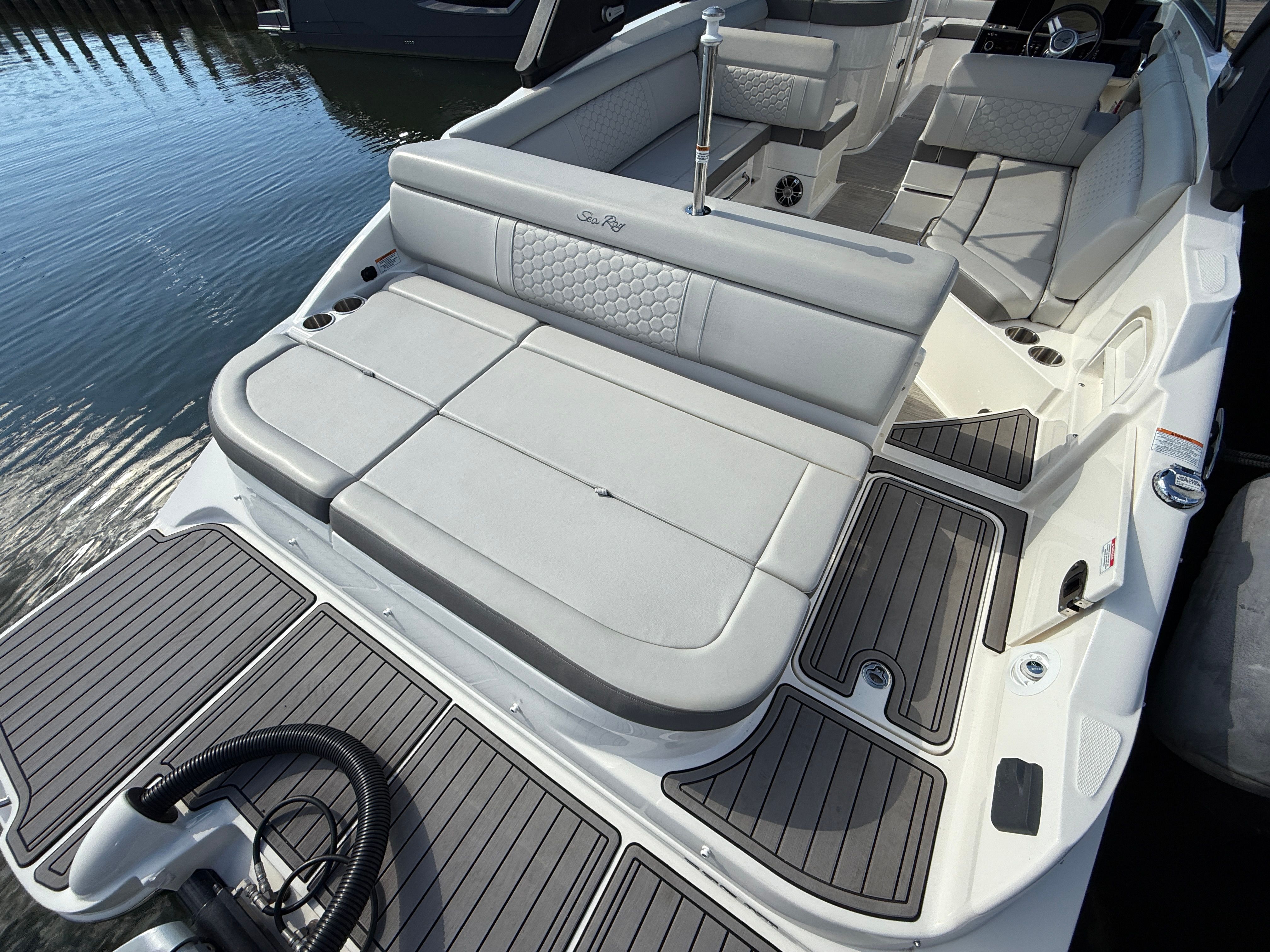 2022 Sea Ray SDX 270 Outboard Image Thumbnail #13