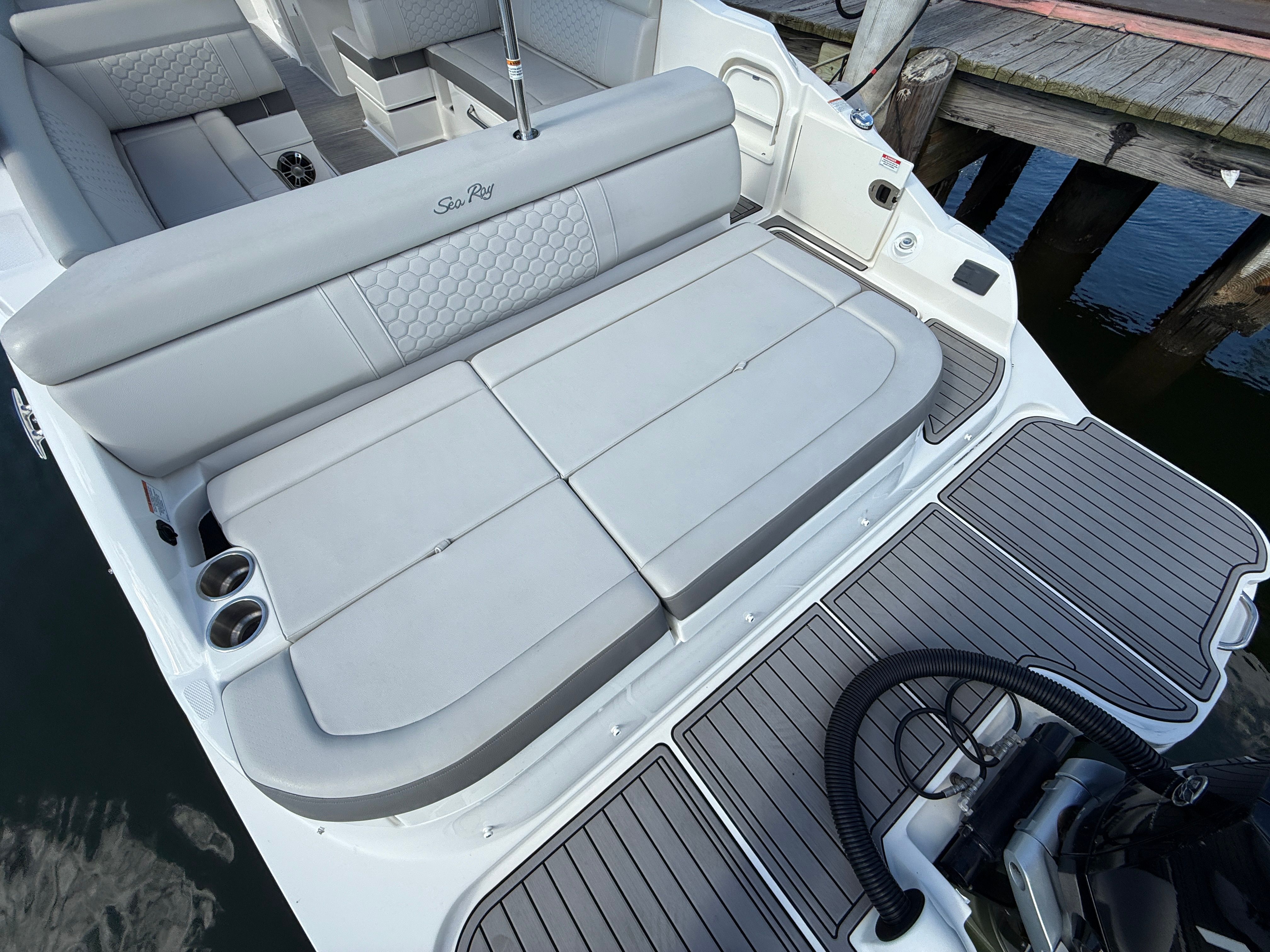 2022 Sea Ray SDX 270 Outboard Image Thumbnail #12