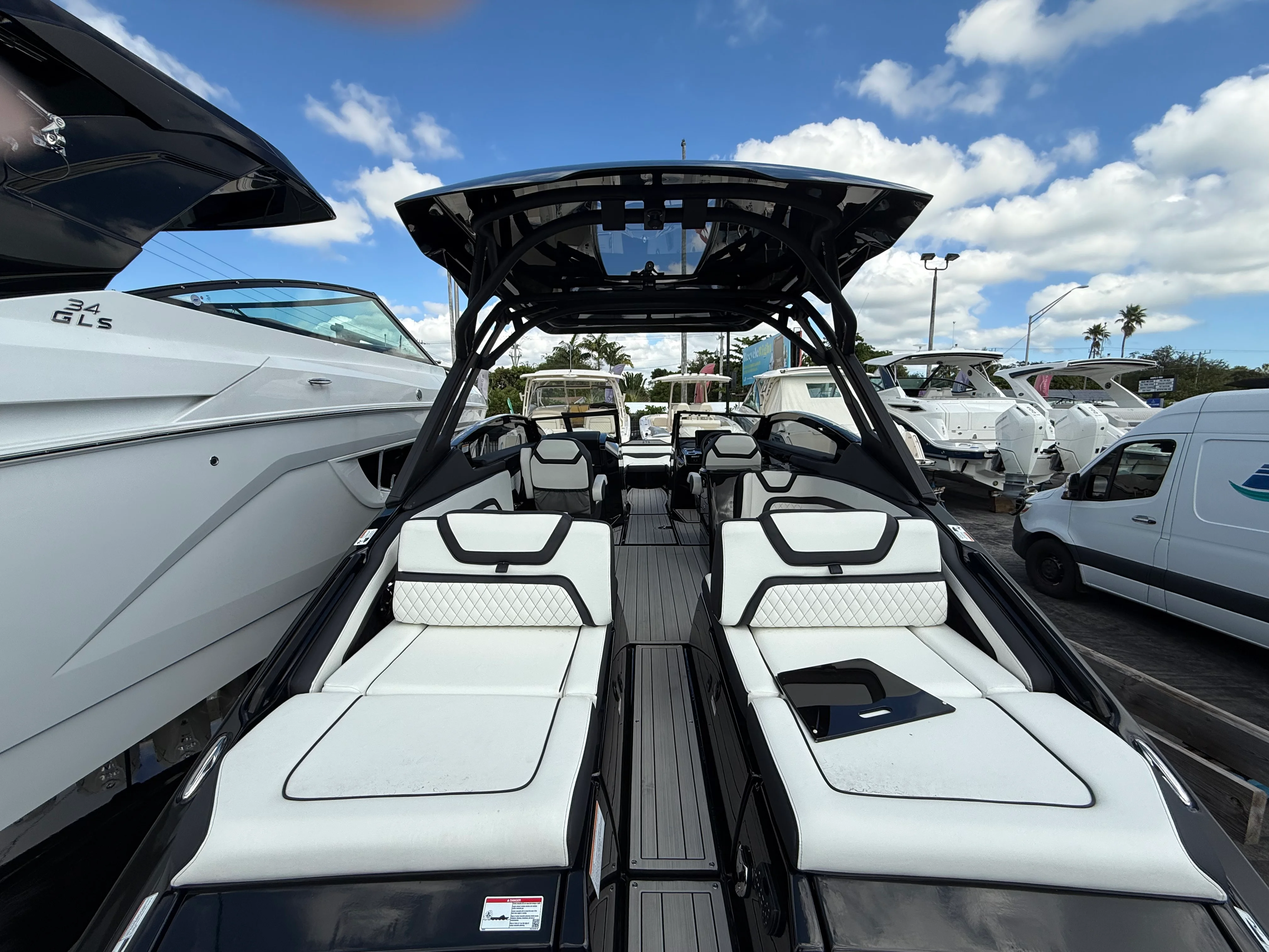 2025 Yamaha 275SD Image Thumbnail #7