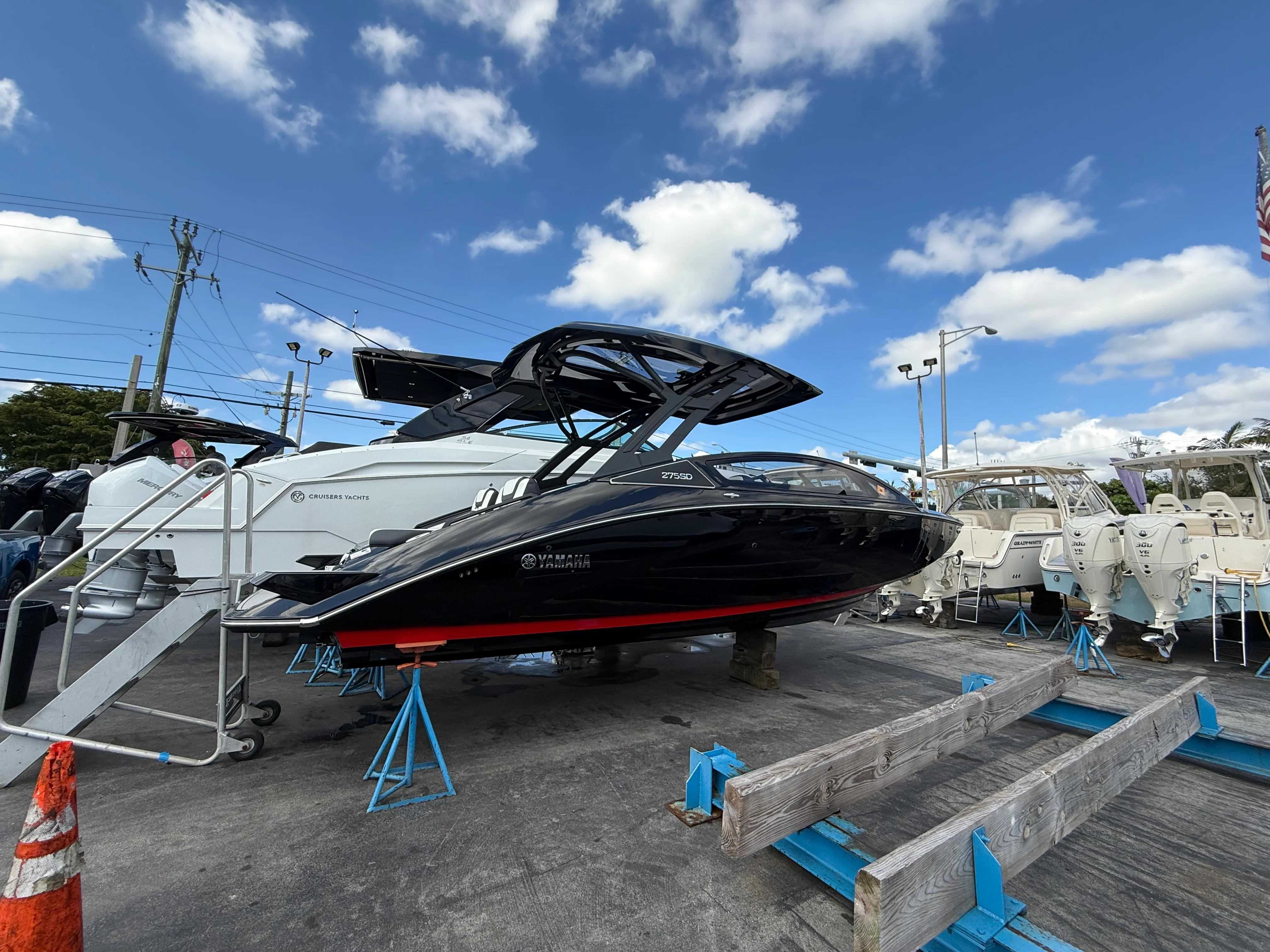 2025 Yamaha 275SD Image Thumbnail #5