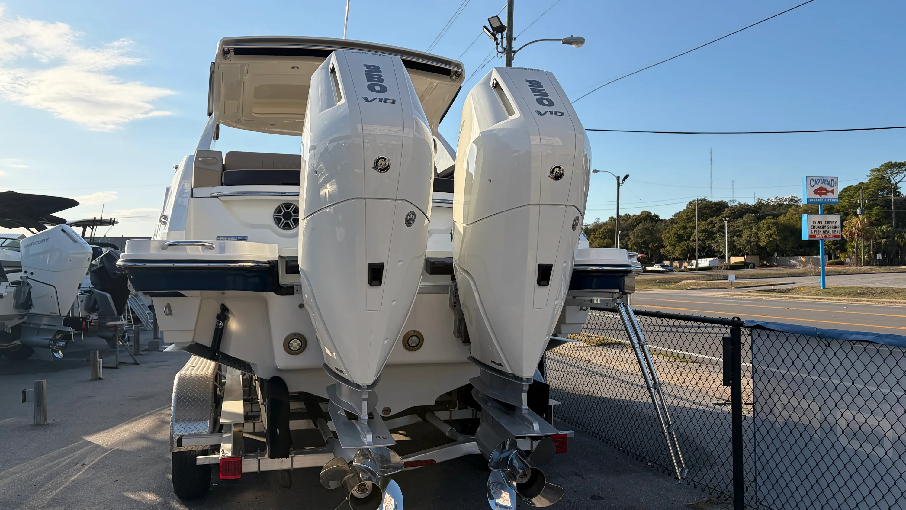 2026 Sea Ray SLX 310 Outboard Image Thumbnail #14