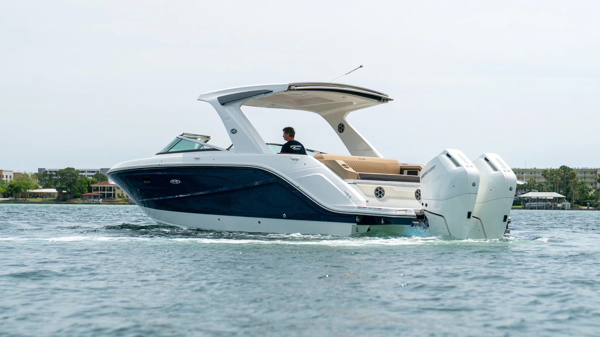 2026 Sea Ray SLX 310 Outboard Image Thumbnail #3