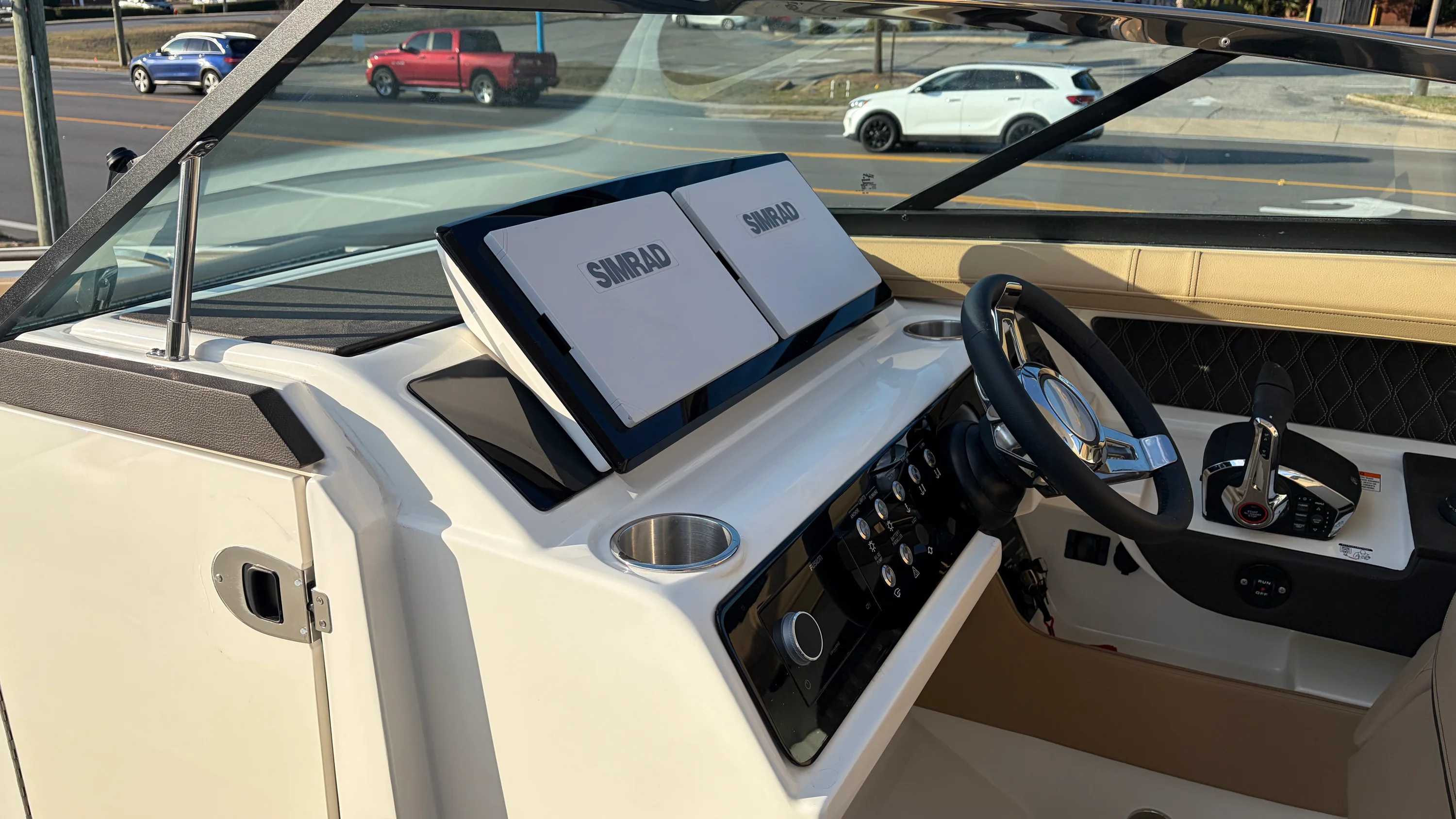 2026 Sea Ray SLX 310 Outboard Image Thumbnail #38