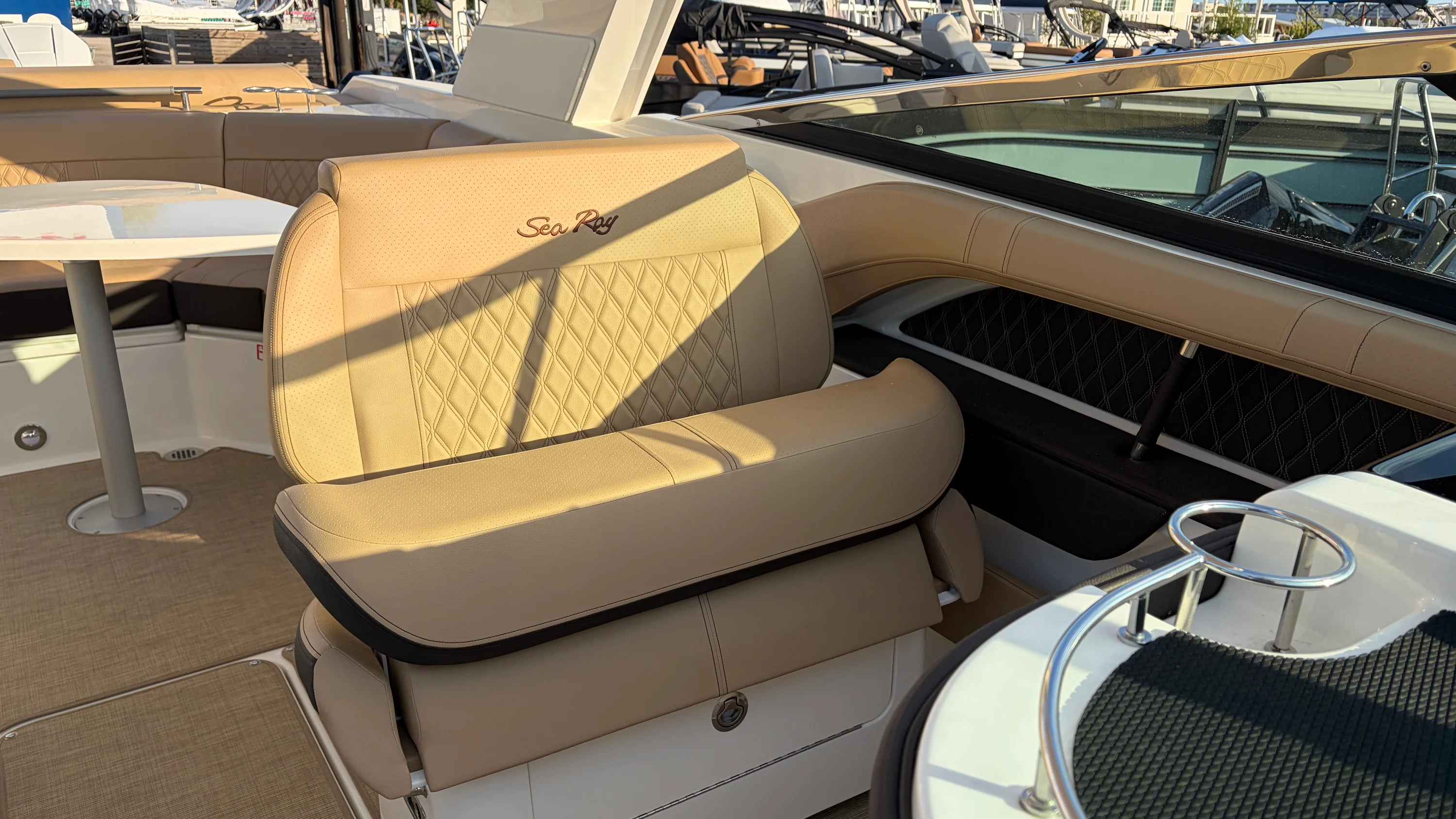 2026 Sea Ray SLX 310 Outboard Image Thumbnail #31