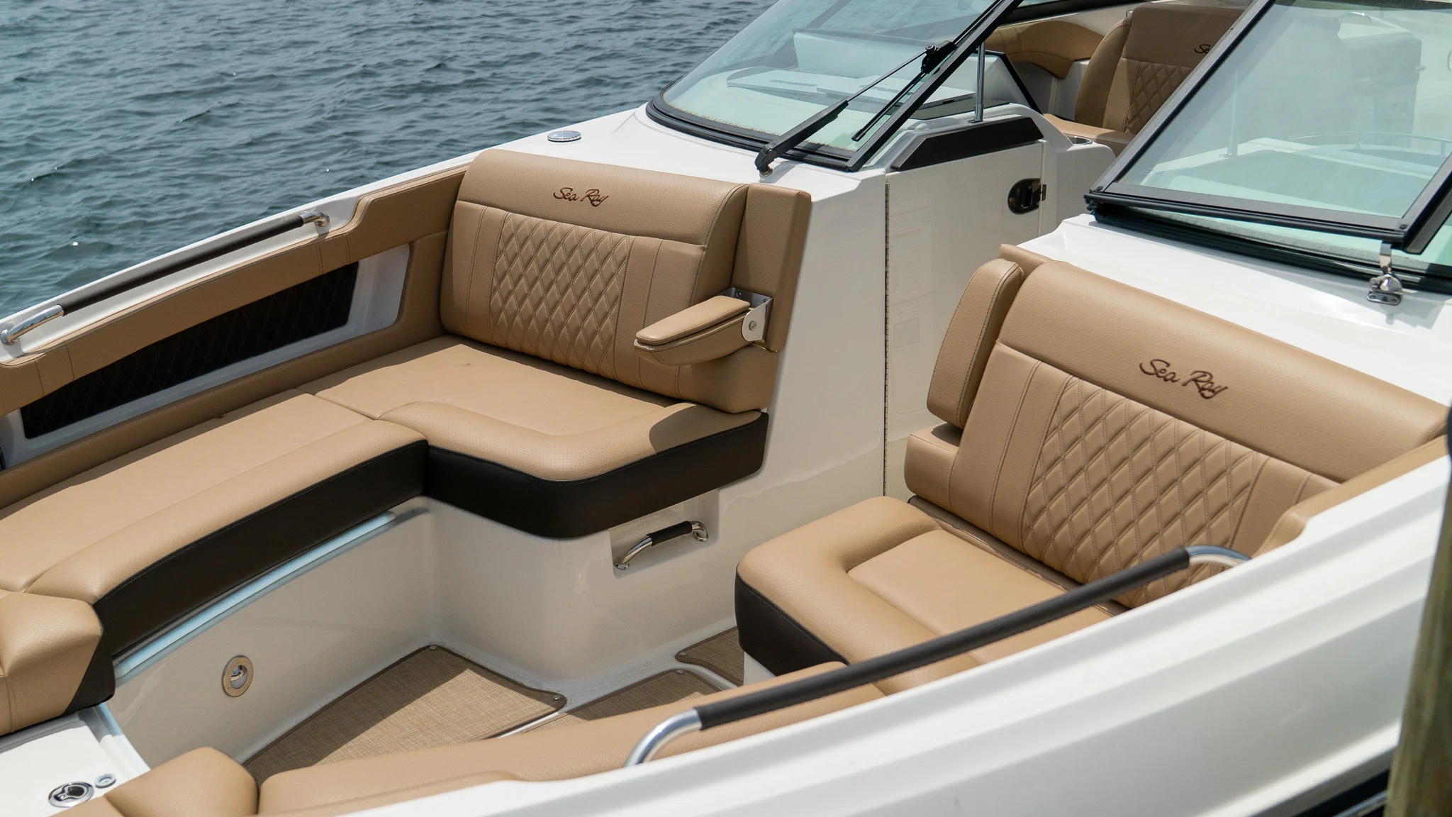 2026 Sea Ray SLX 310 Outboard Image Thumbnail #5