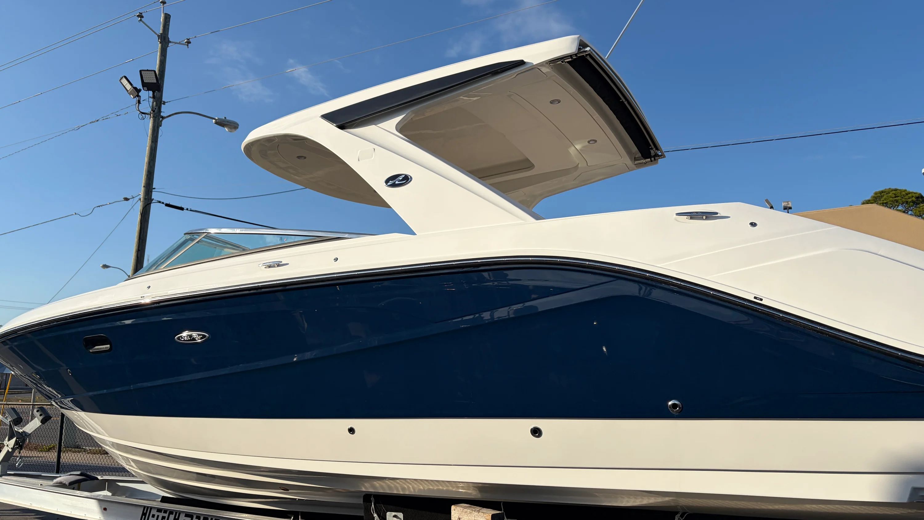 2026 Sea Ray SLX 310 Outboard Image Thumbnail #11