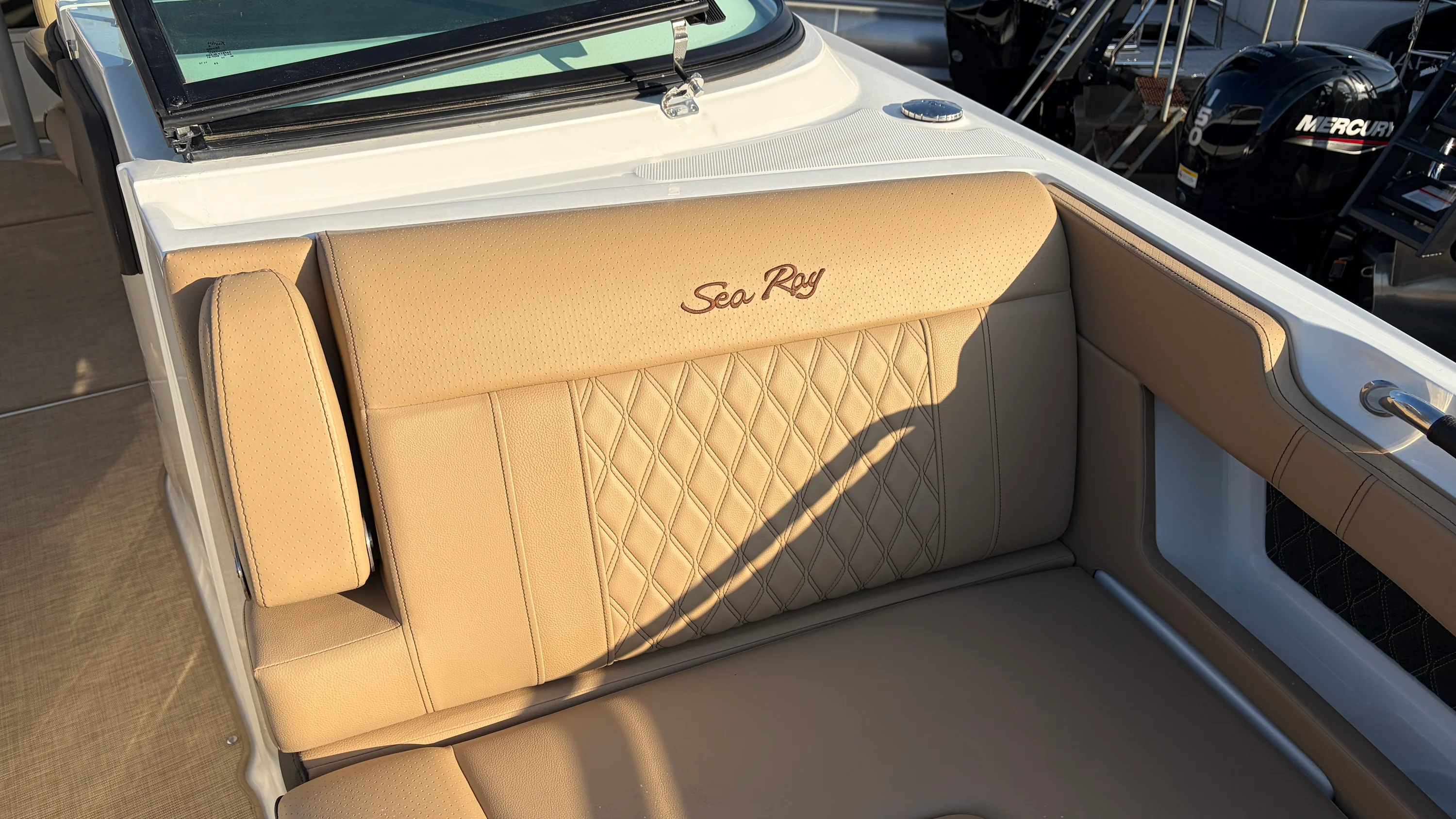 2026 Sea Ray SLX 310 Outboard Image Thumbnail #47