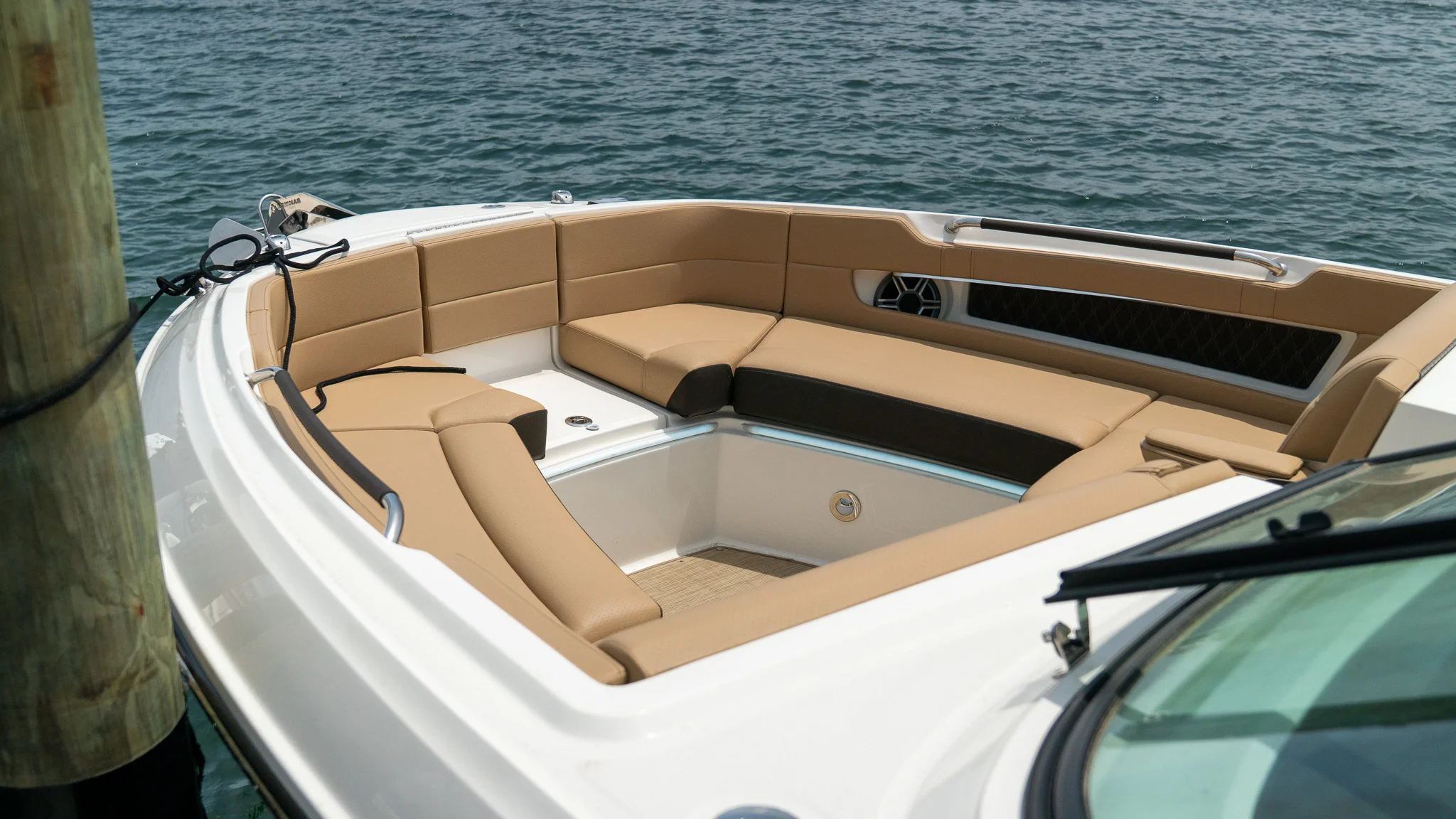 2026 Sea Ray SLX 310 Outboard Image Thumbnail #17