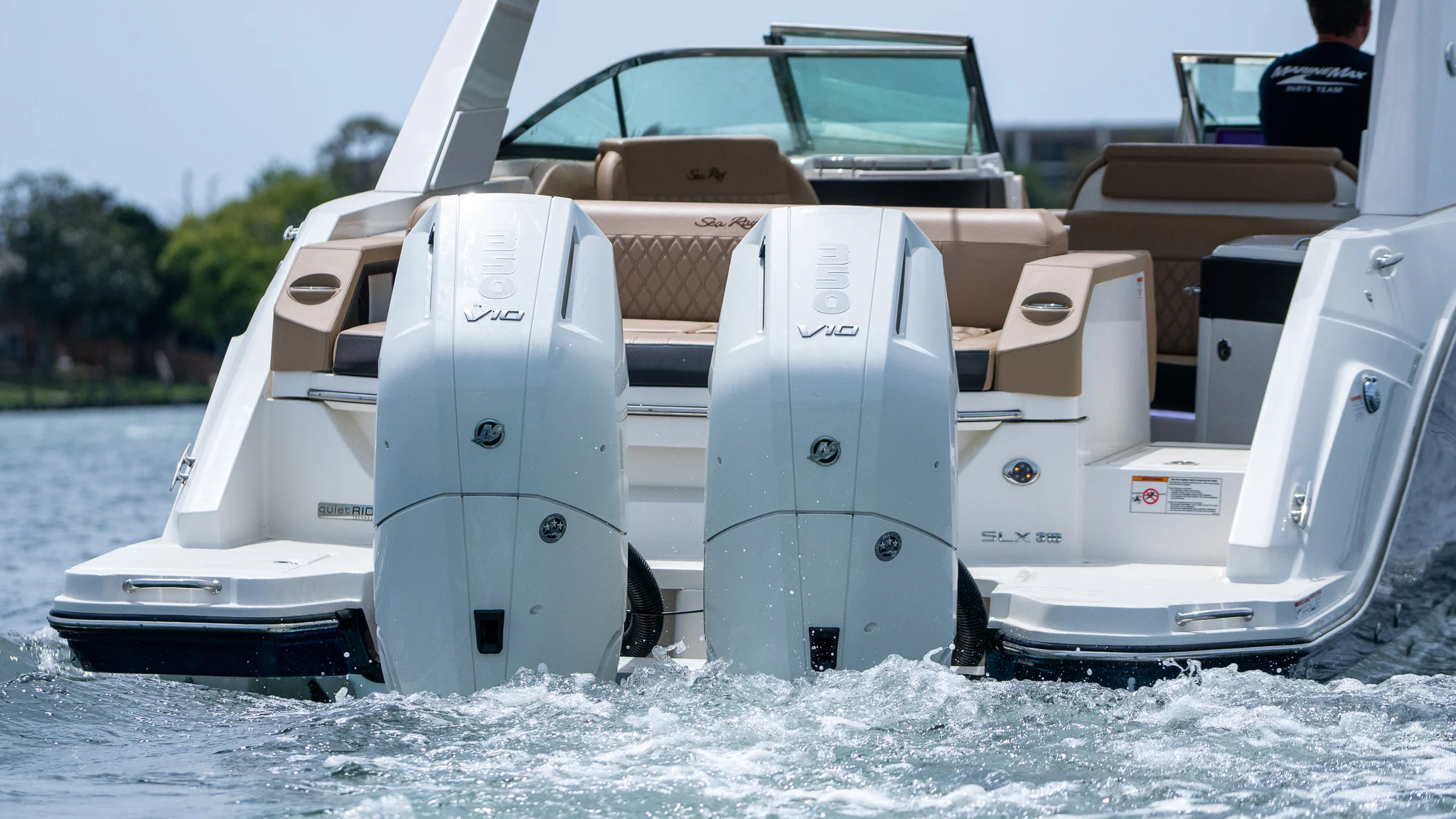 2026 Sea Ray SLX 310 Outboard Image Thumbnail #9