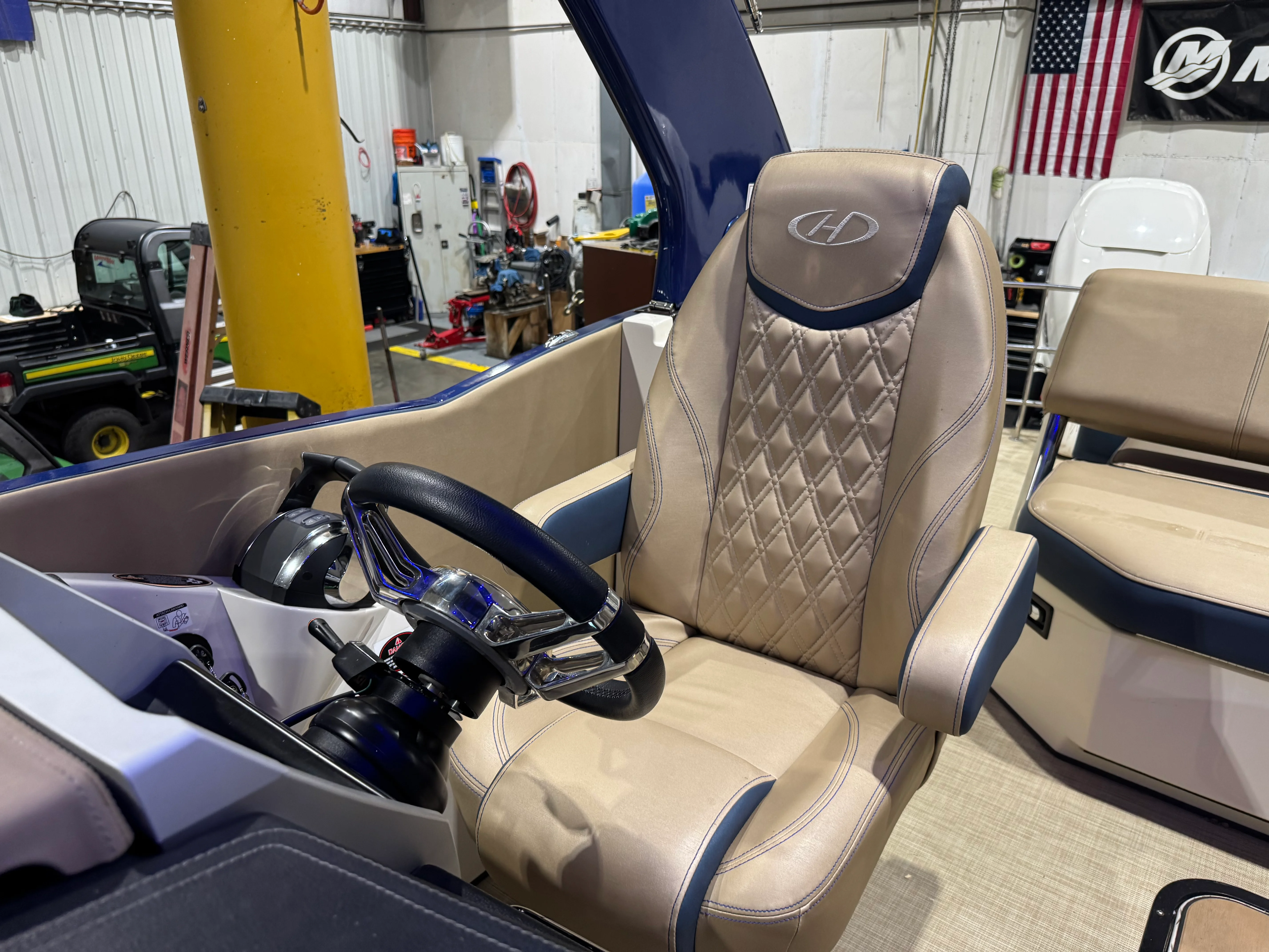 2019 Harris Crowne SL 250 Image Thumbnail #7