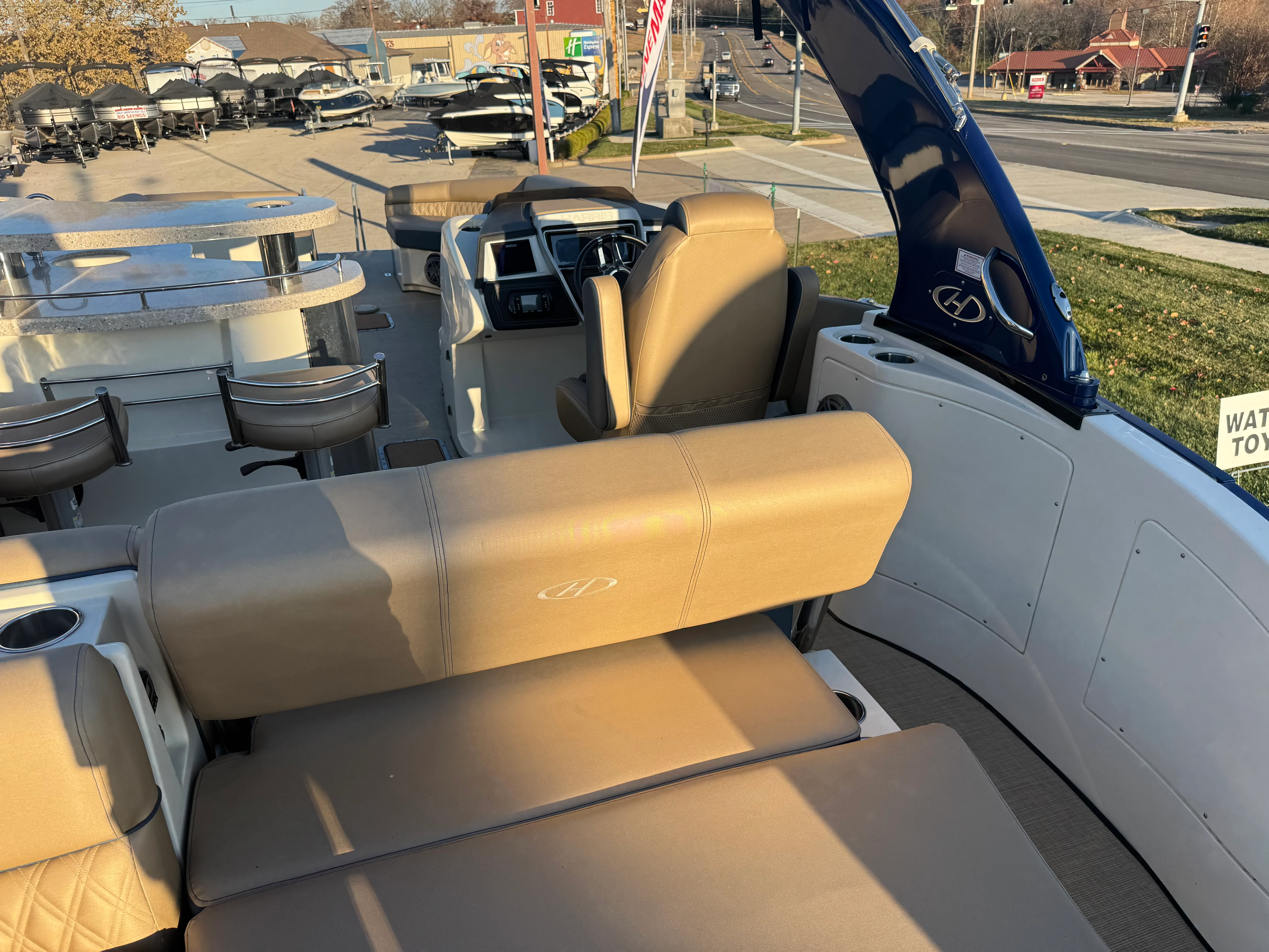 2019 Harris Crowne SL 250 Image Thumbnail #17