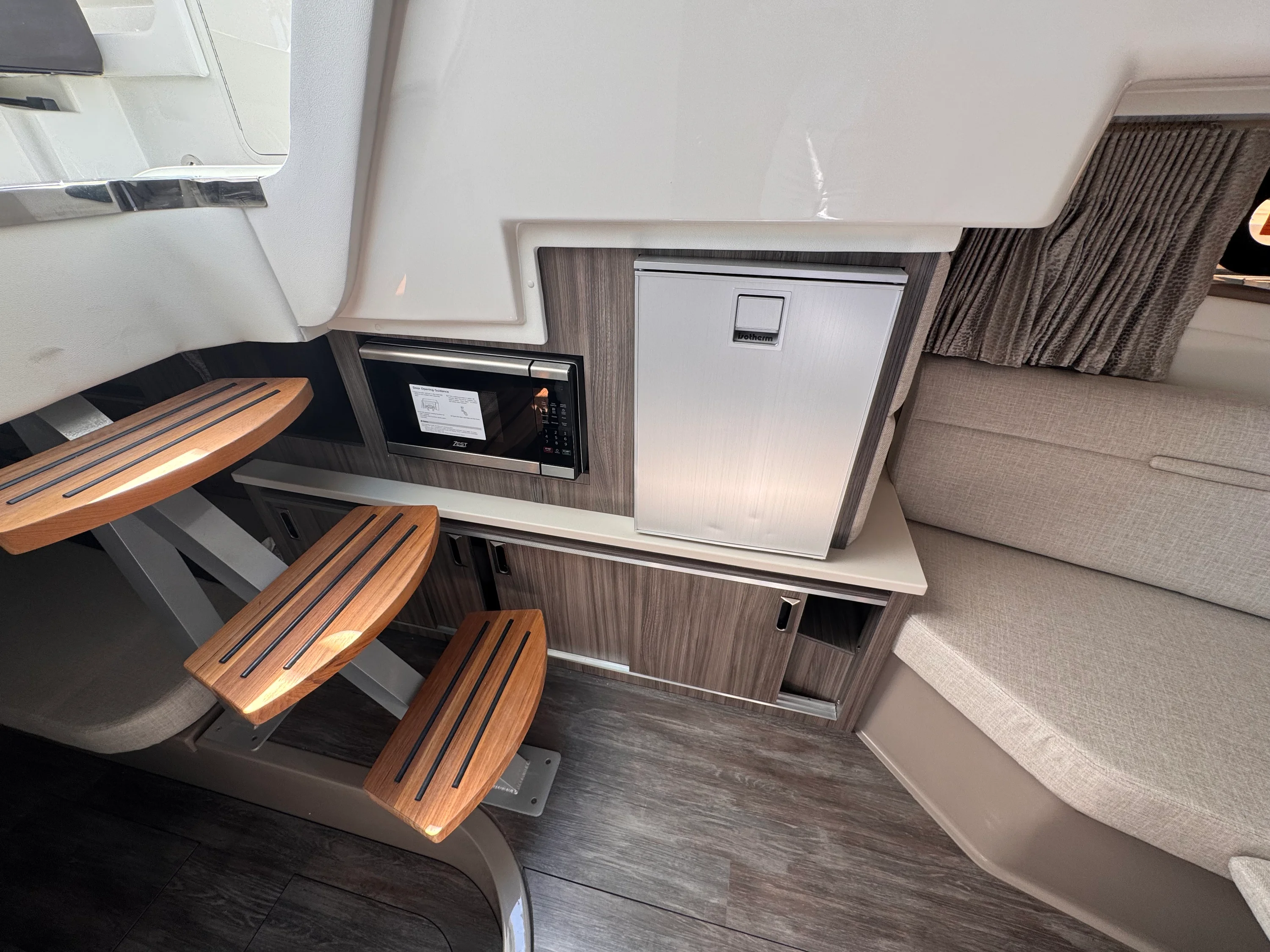 2026 Sea Ray Sundancer 320 Outboard Image Thumbnail #26