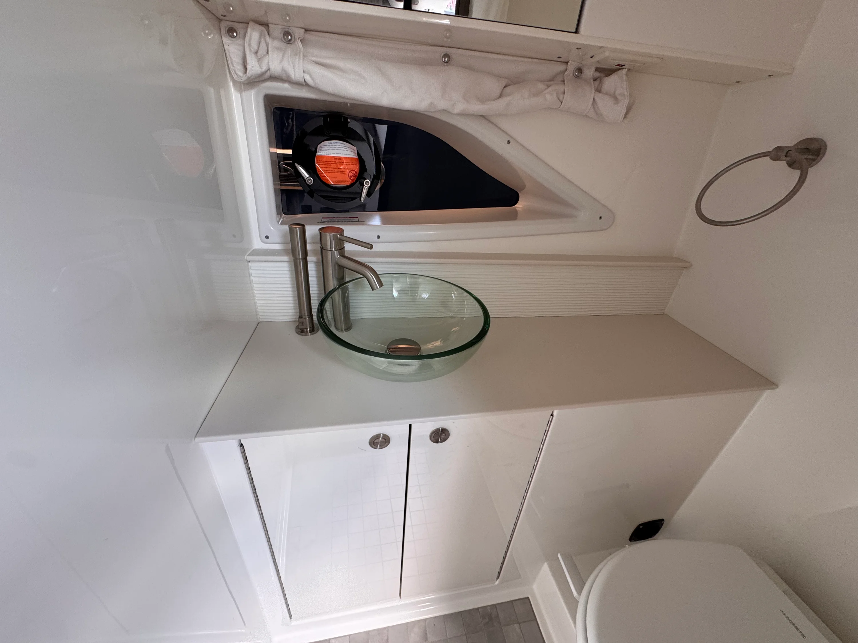 2026 Sea Ray Sundancer 320 Outboard Image Thumbnail #32