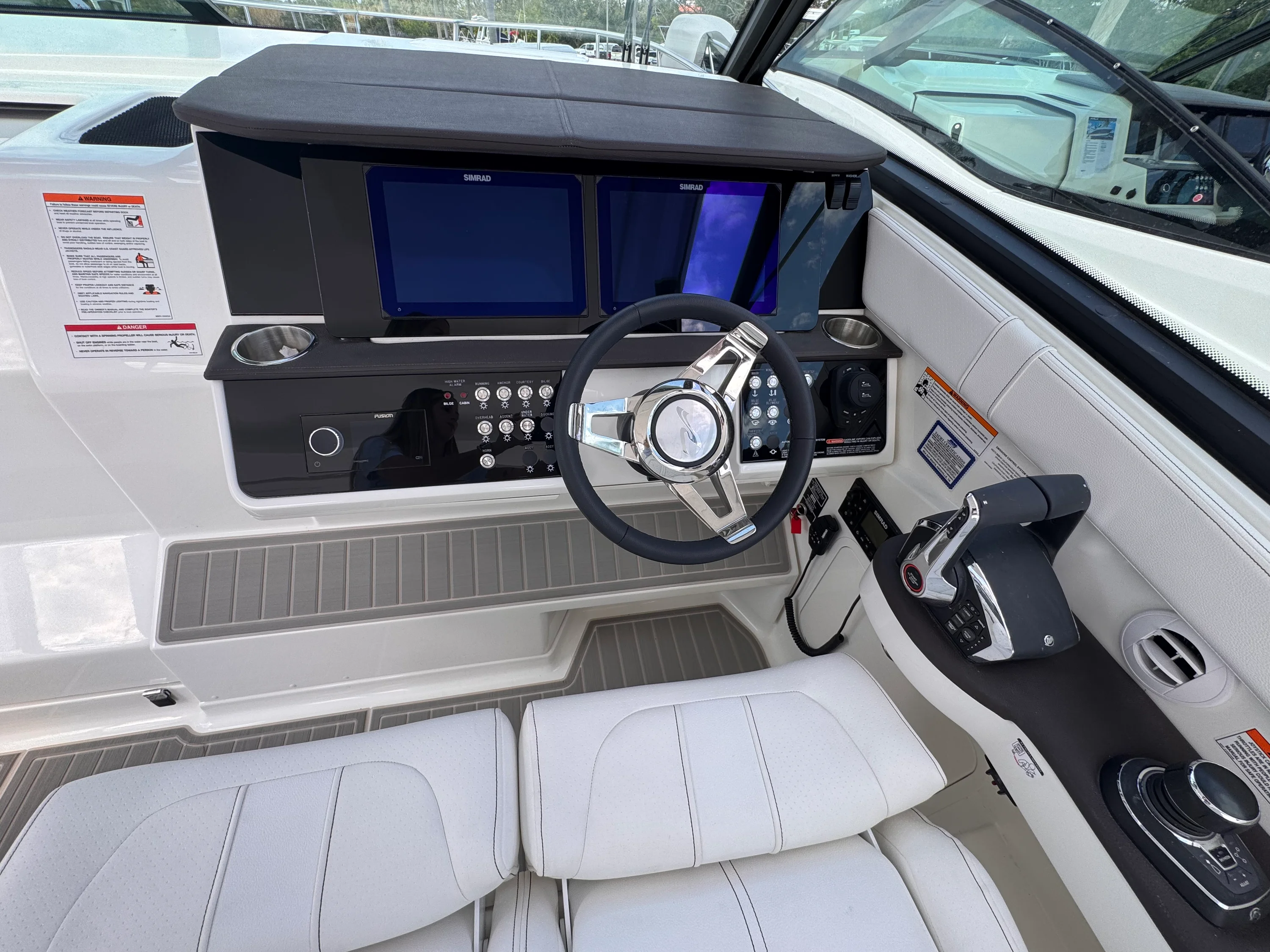 2026 Sea Ray Sundancer 320 Outboard Image Thumbnail #15