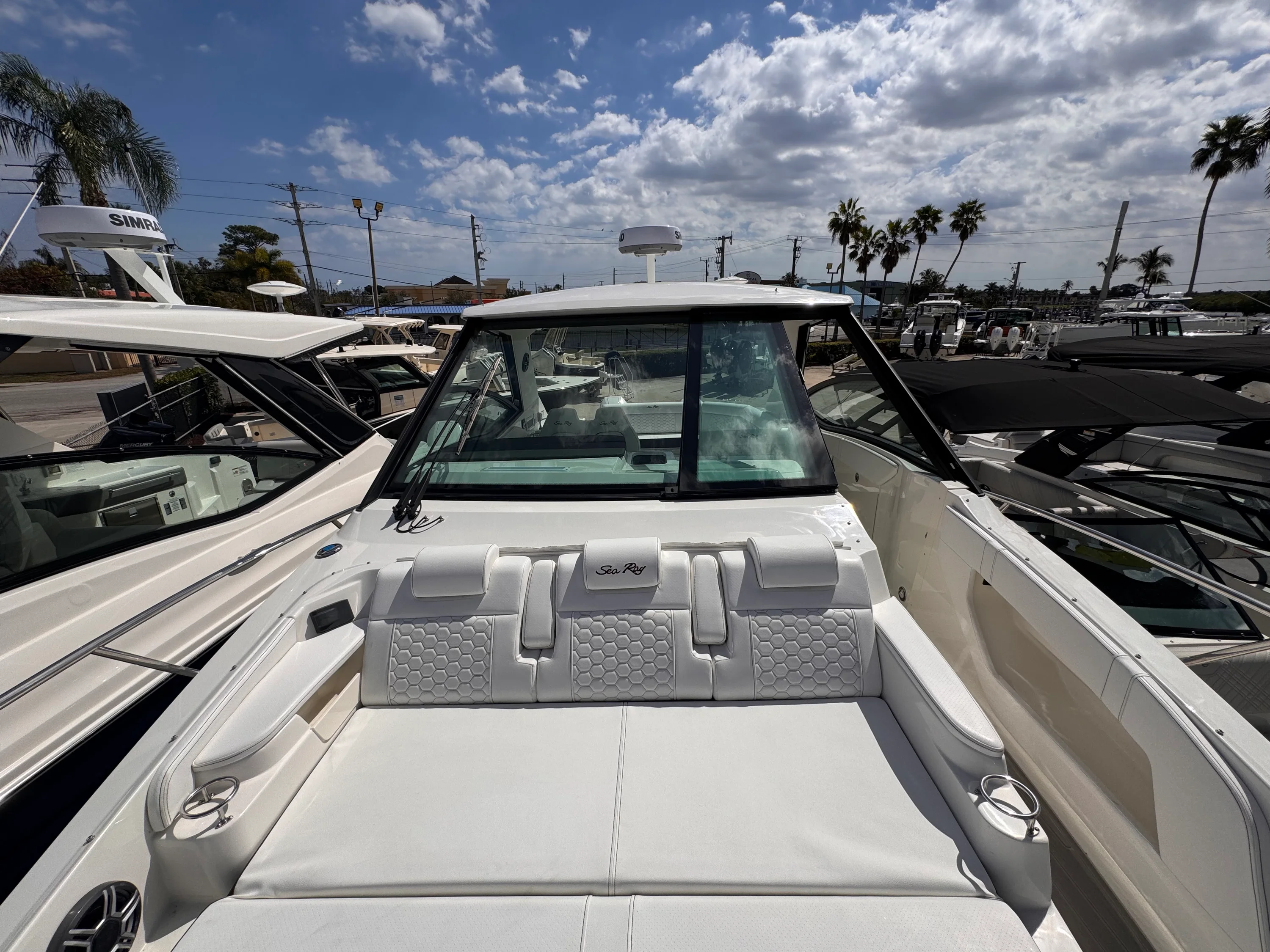 2026 Sea Ray Sundancer 320 Outboard Image Thumbnail #23