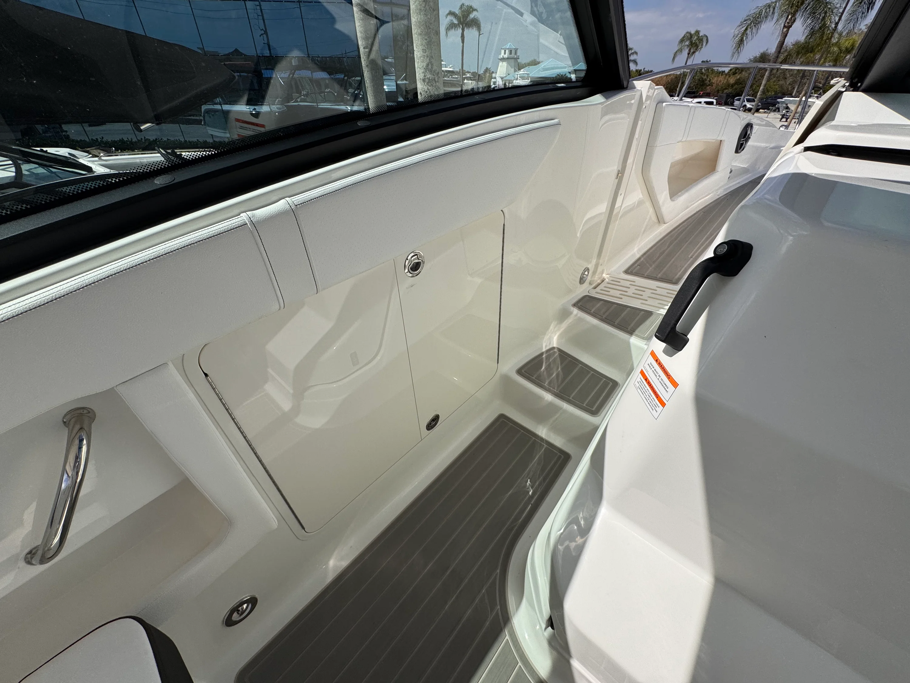 2026 Sea Ray Sundancer 320 Outboard Image Thumbnail #19