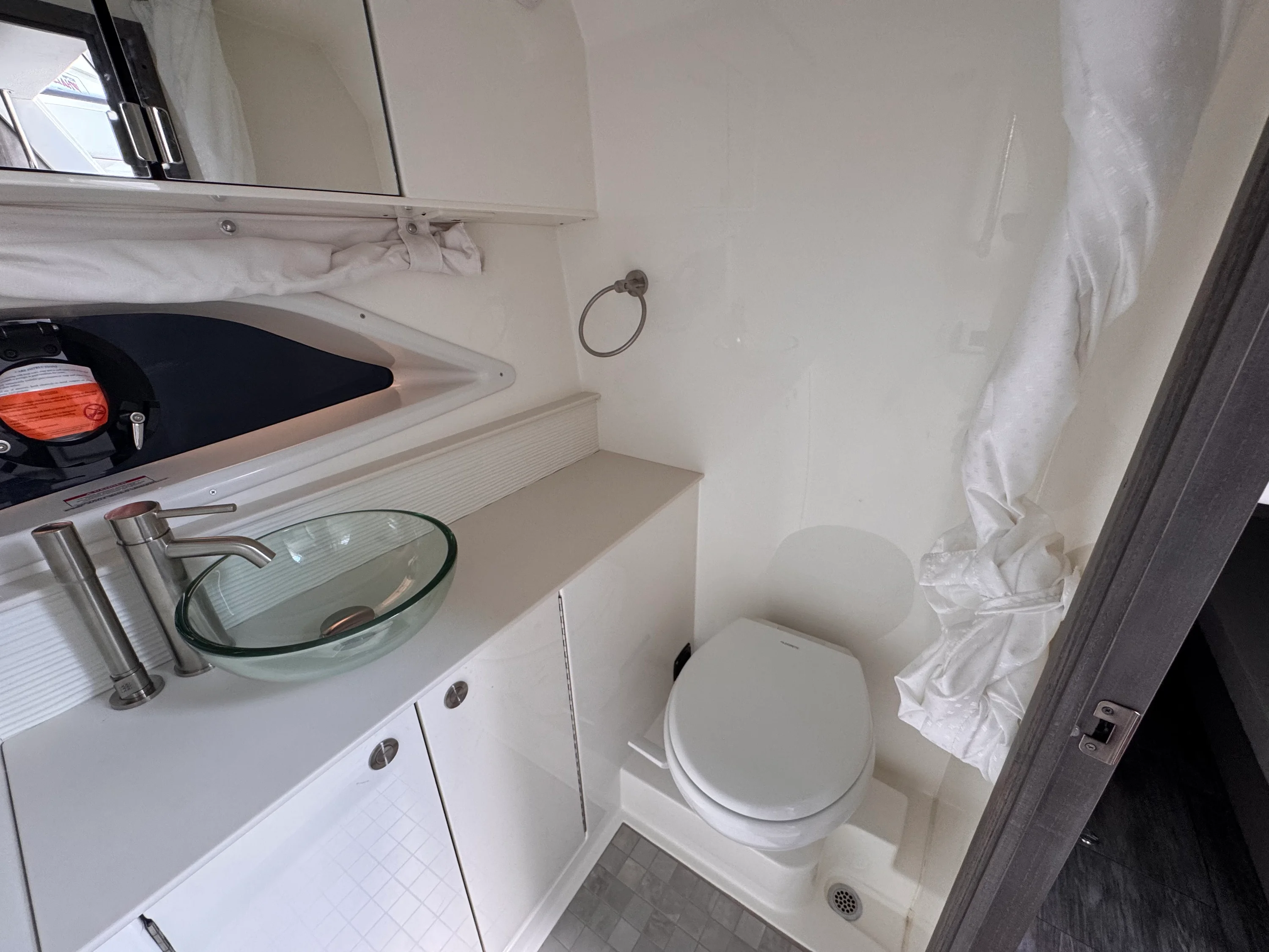 2026 Sea Ray Sundancer 320 Outboard Image Thumbnail #31