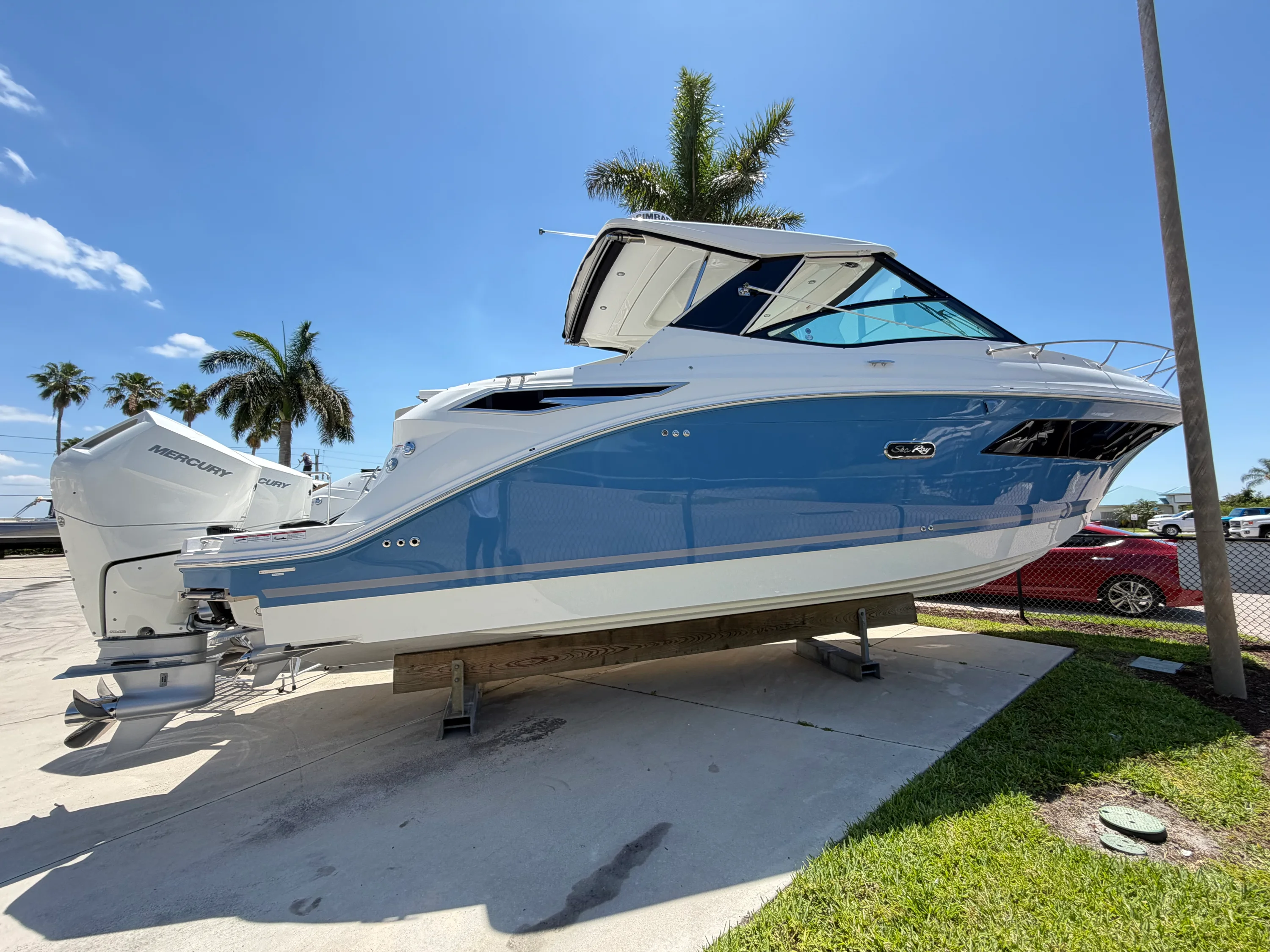 2026 Sea Ray Sundancer 320 Outboard Image Thumbnail #1