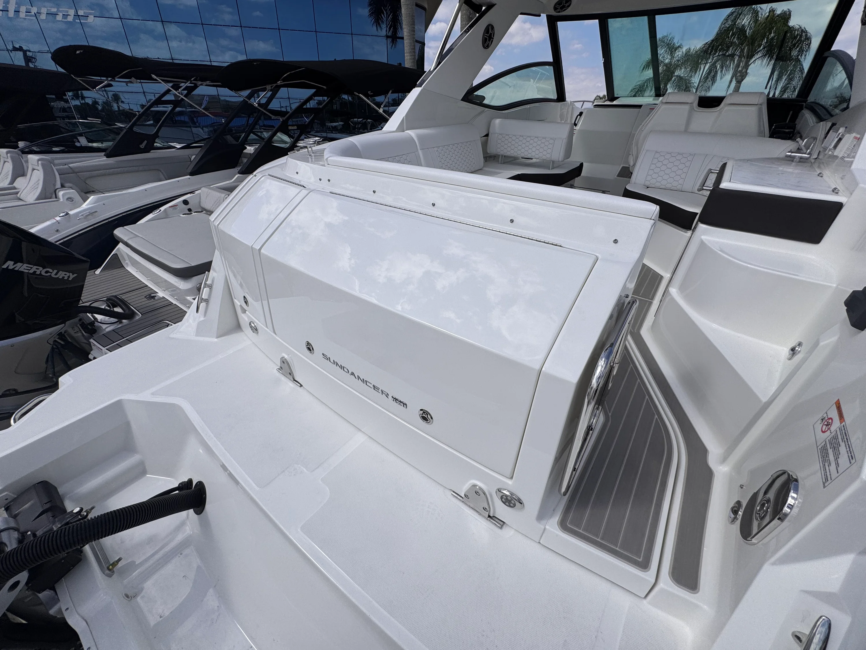 2026 Sea Ray Sundancer 320 Outboard Image Thumbnail #4