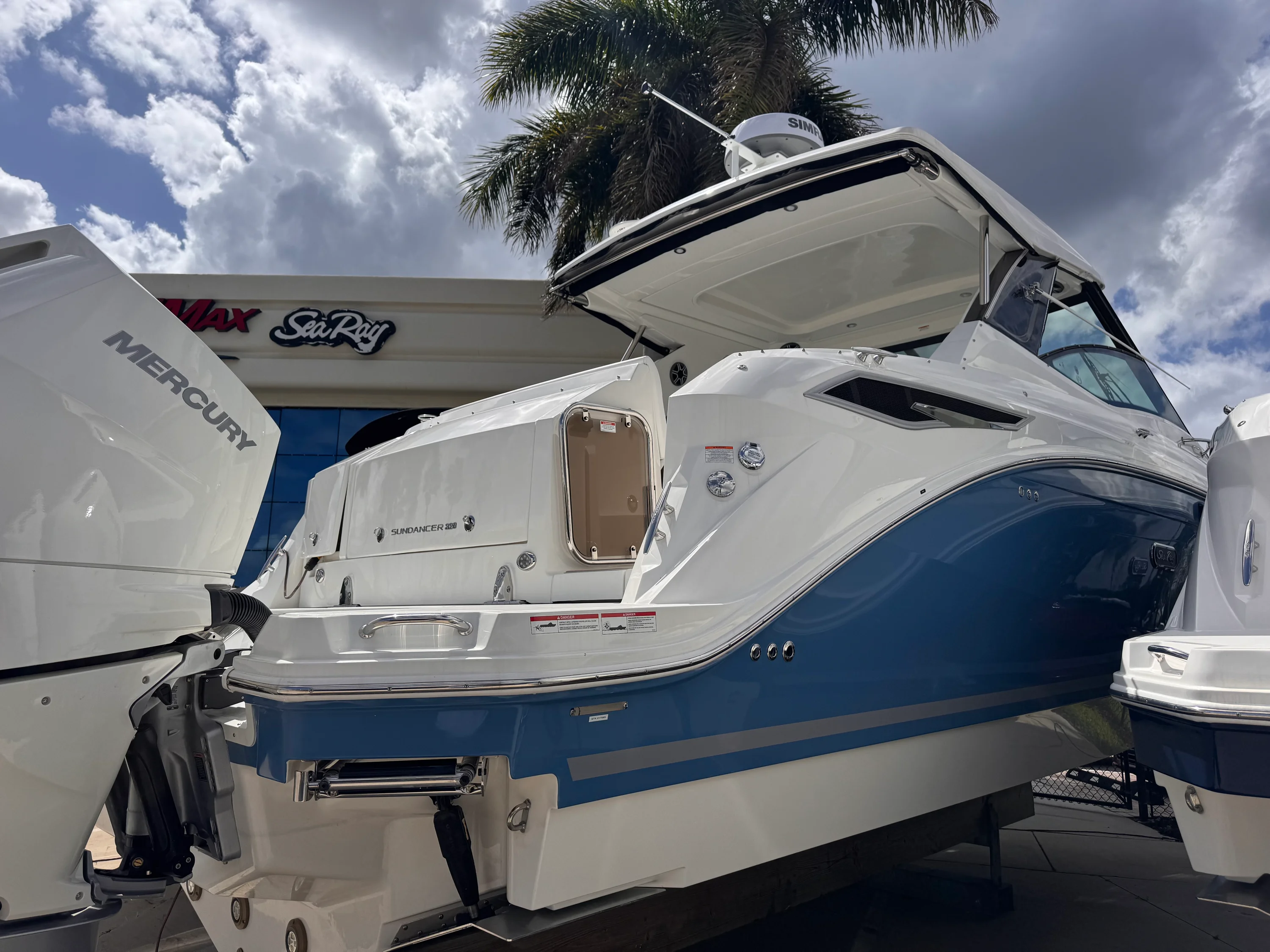 2026 Sea Ray Sundancer 320 Outboard Image Thumbnail #0